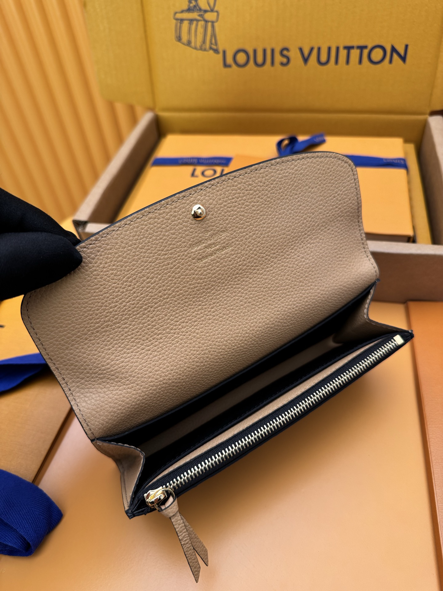[TOP] Louis Vuitton LV Emilie Wallet 19x10x2cm - Black - 711 Luxury