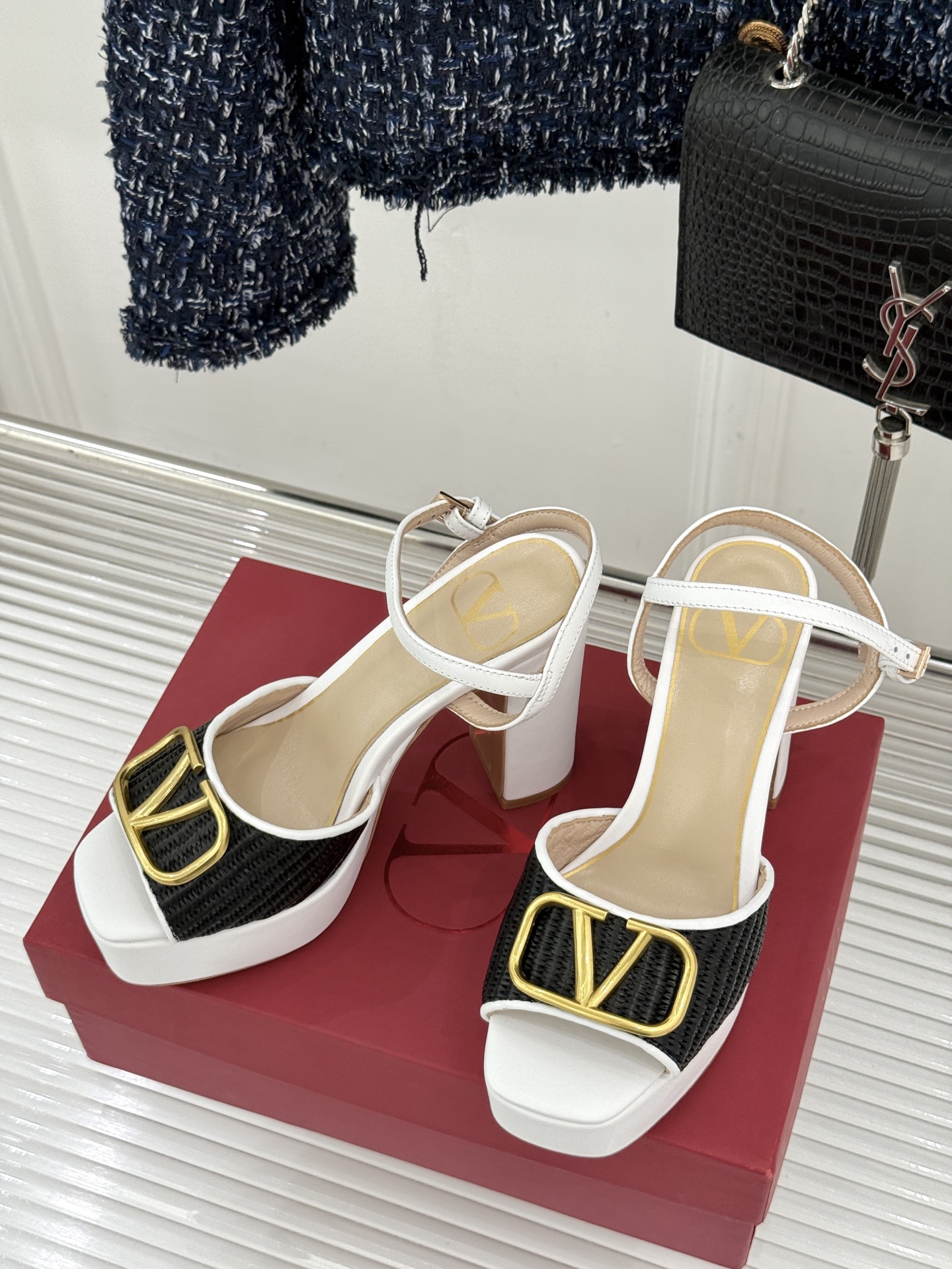 [TOP] VALENTINO High Heel Sandals - White and Black - 711 Luxury
