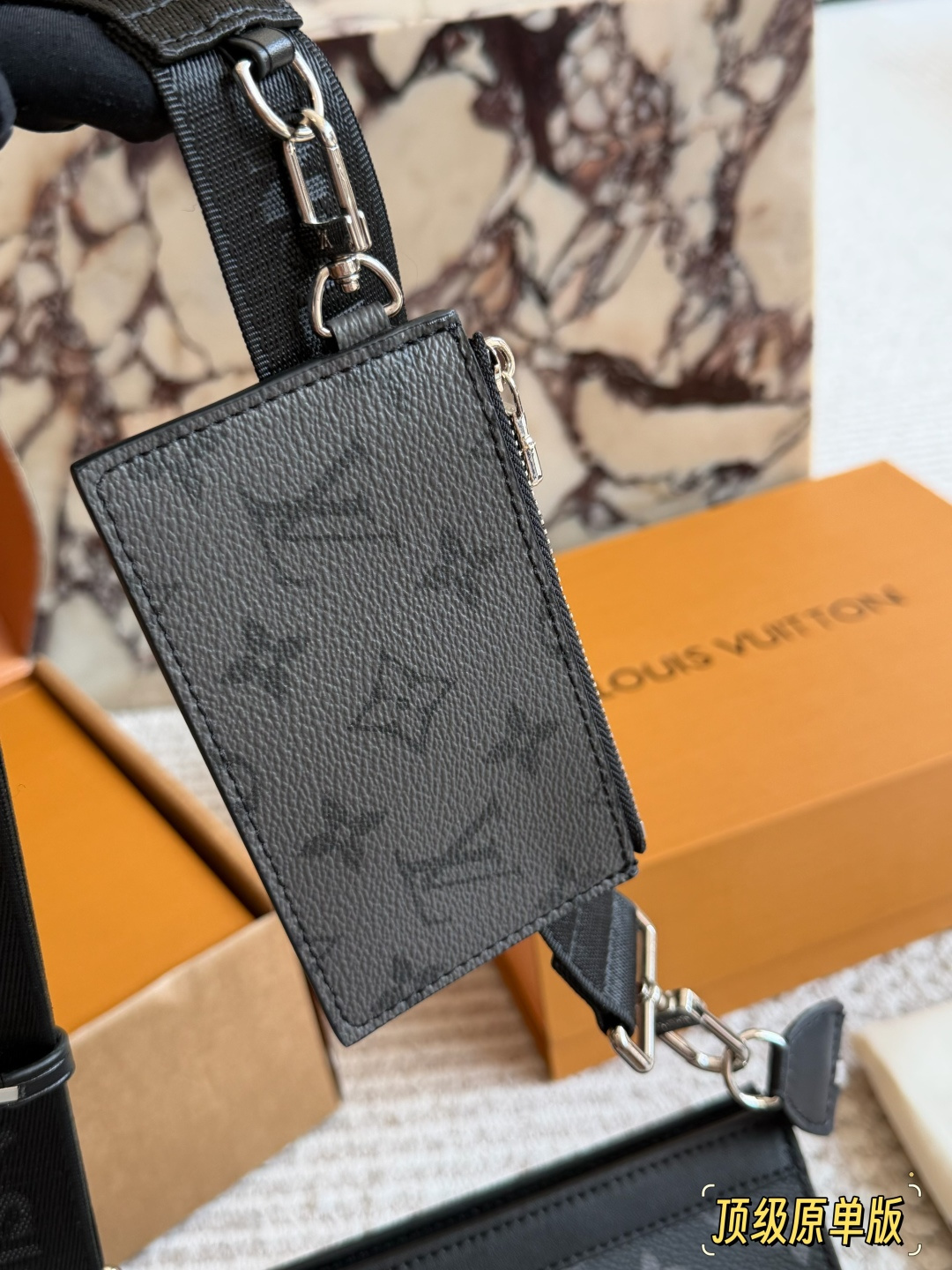 Louis Vuitton Black Leather Clutch with Detachable Strap and Zipper Closure (Replica)