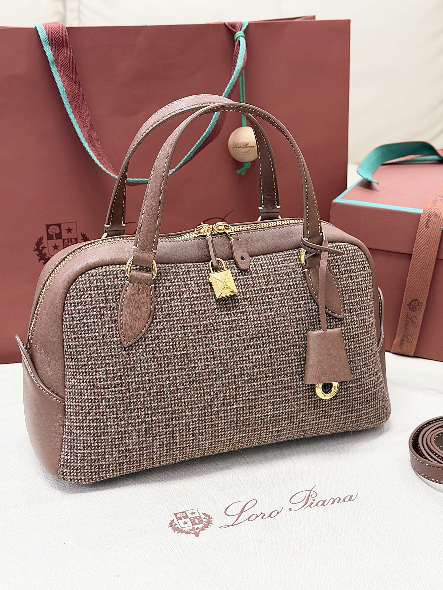 [TOP] Loro Piana Needle Handbag 31 x 15 x 16 cm - Caramel - 711 Luxury