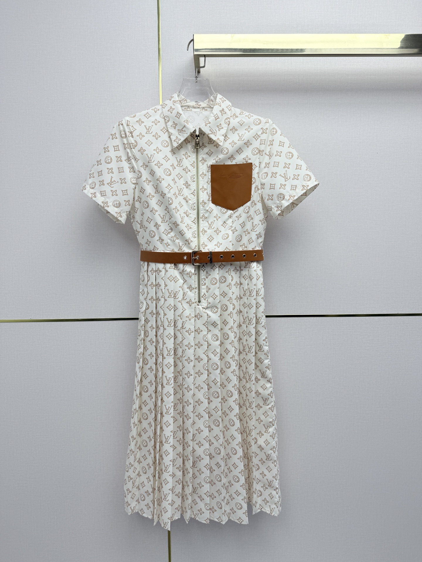 [TOP] Louis Vuitton LV Dress-White