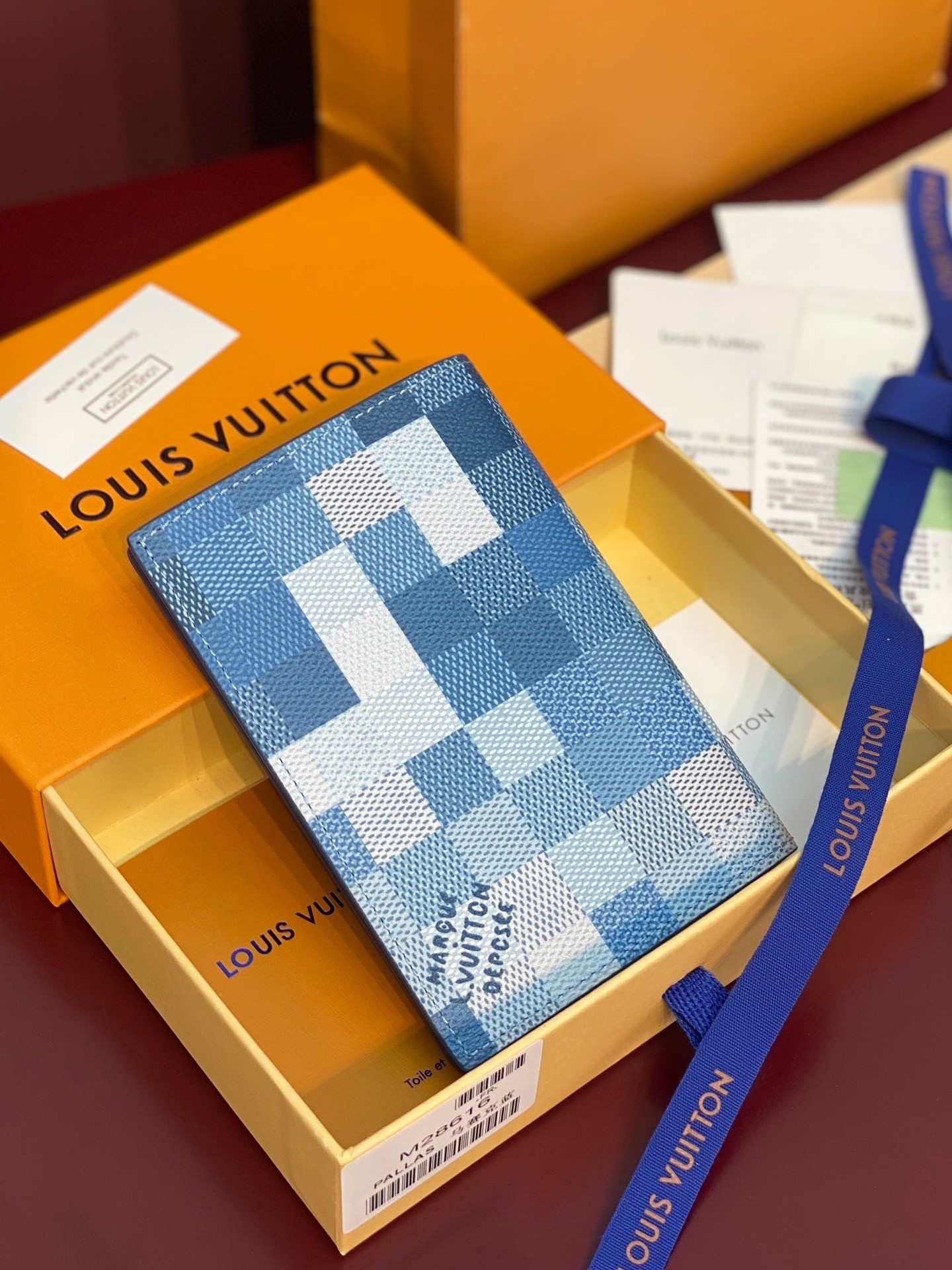 [TOP] Louis Vuitton LV Passport Holder 10 x 14 x 2.5cm - Blue - 711 Luxury
