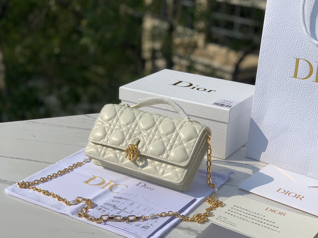 [TOP] Christian Dior My Dior Mini Bag Cannage Lambskin 21x11.5x4.5cm - White