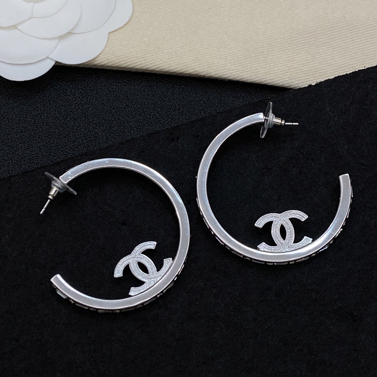 [TOP] CHANEL Earrings - Silver - 711 Luxury