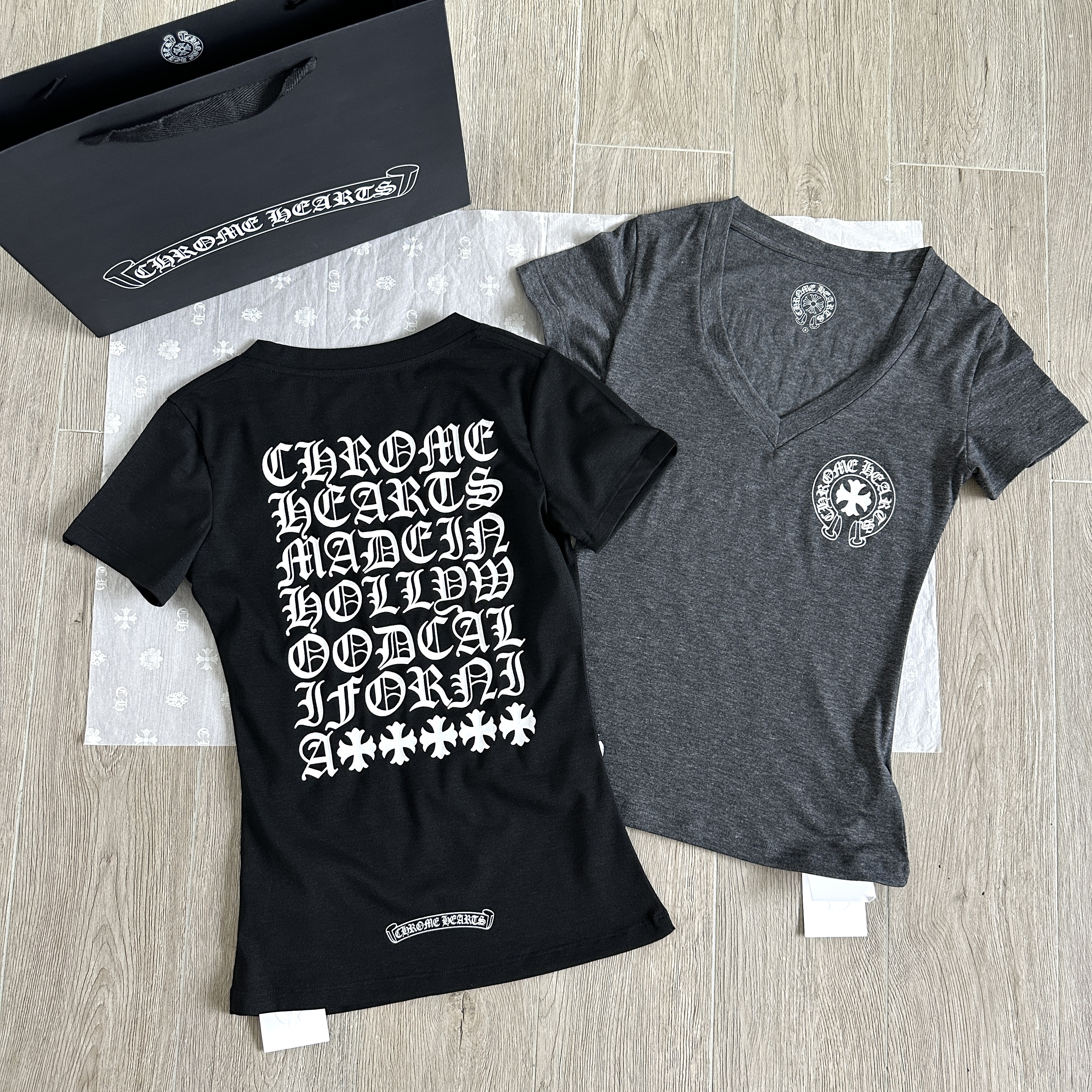 Chrome Hearts V-neck Cross Horseshoe Print T-shirt #384423
