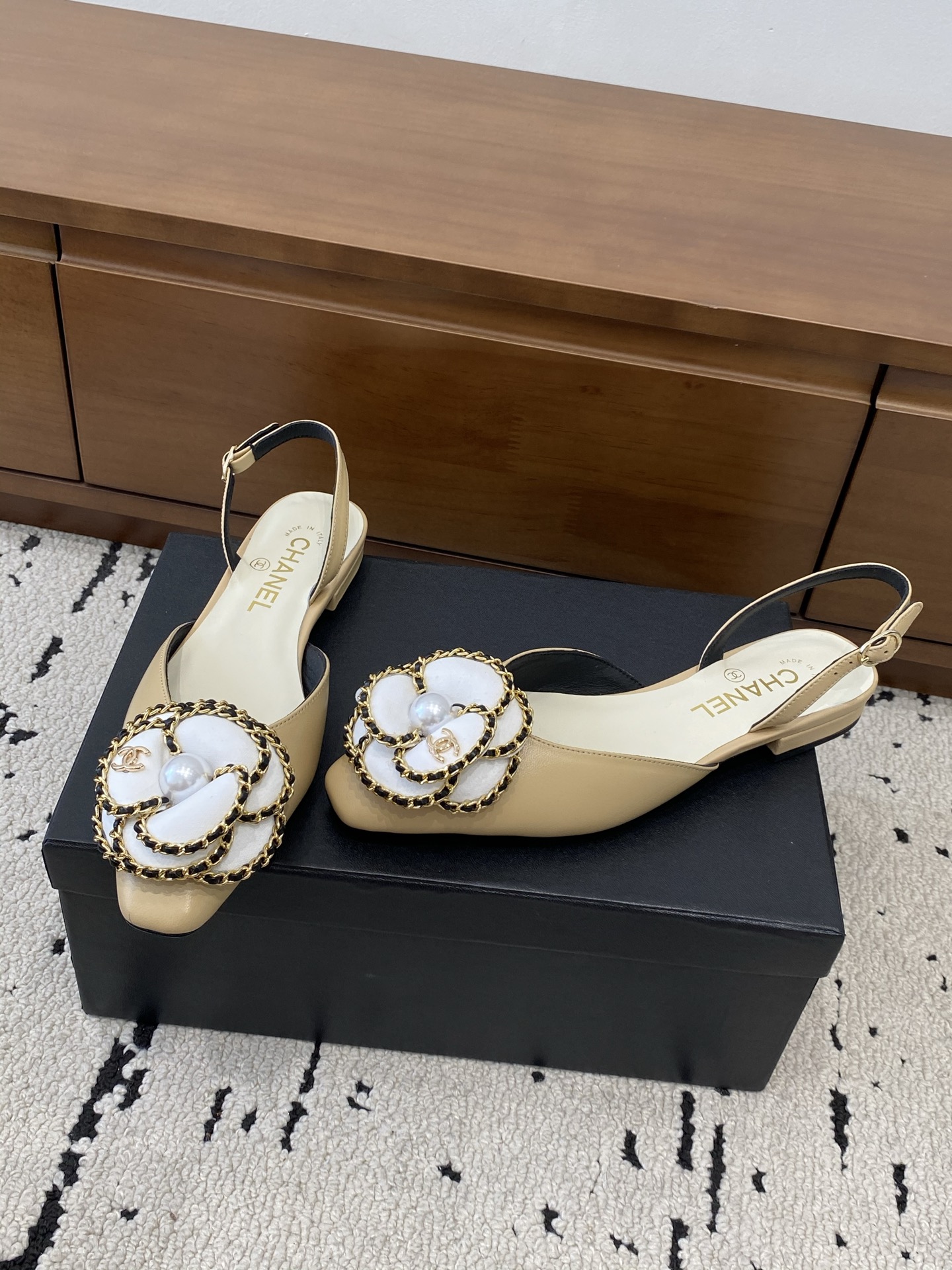 [TOP] CHANEL Mules - Apricot - 711 Luxury