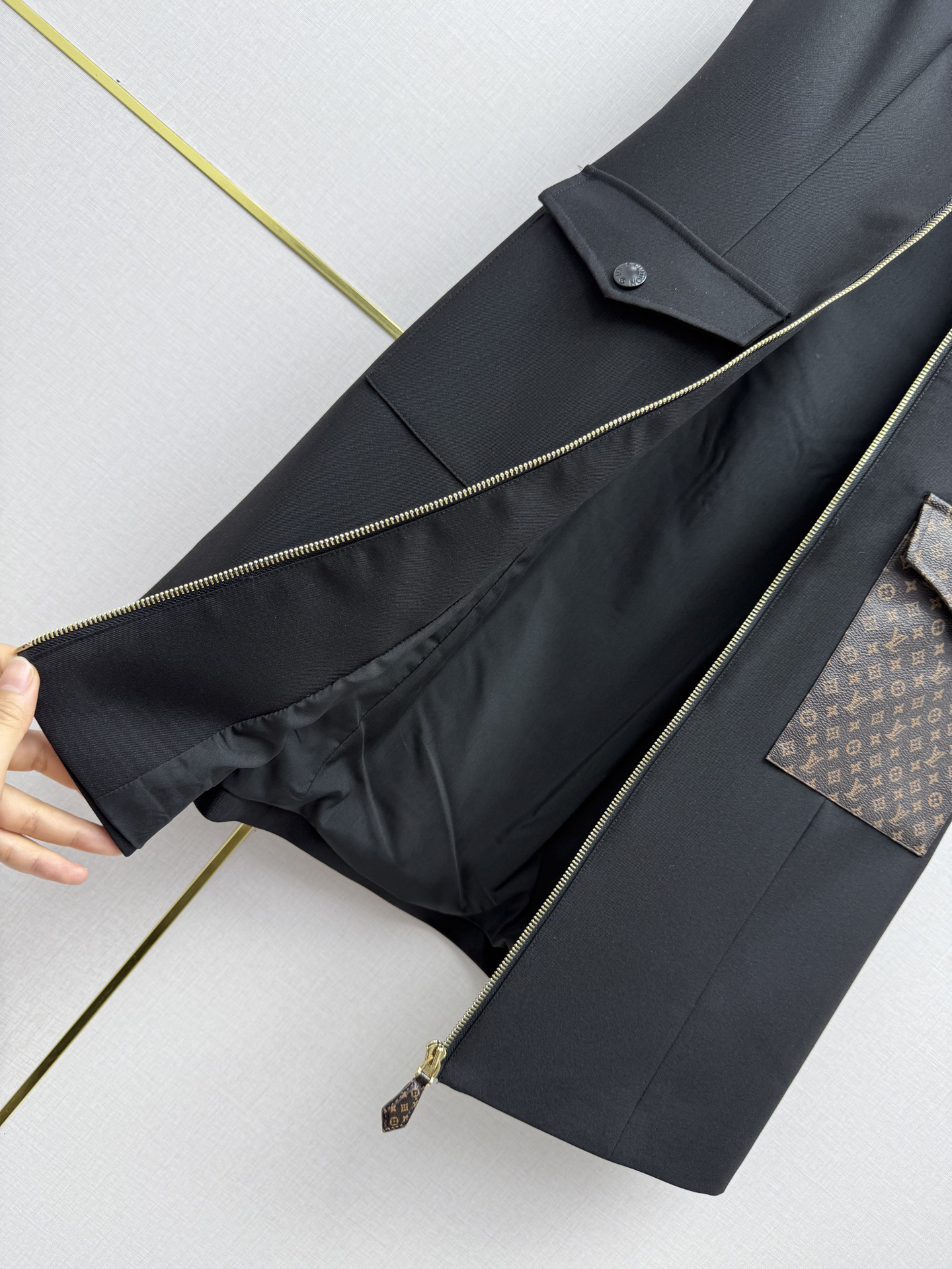 [TOP] Louis Vuitton LV Sleeveless Dress - Black