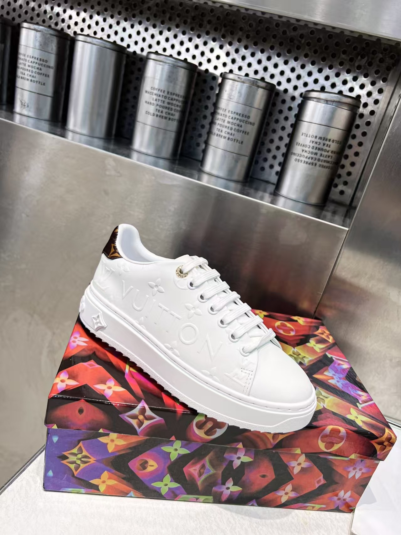 [TOP] Louis Vuitton LV Men's  Casual Shoes - White - 711 Luxury
