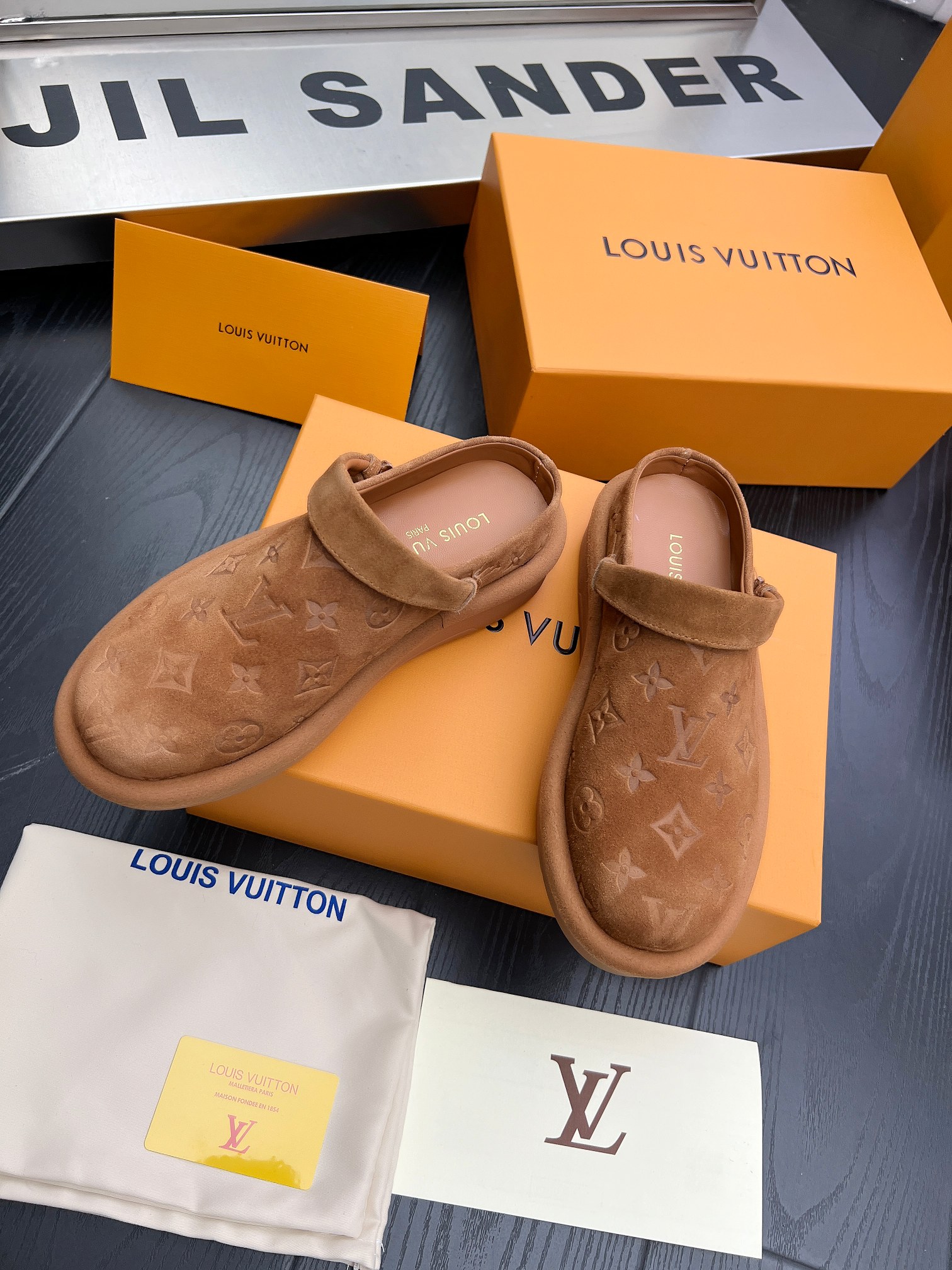 [TOP] Louis Vuitton LV Slippers - Brown - 711 Luxury