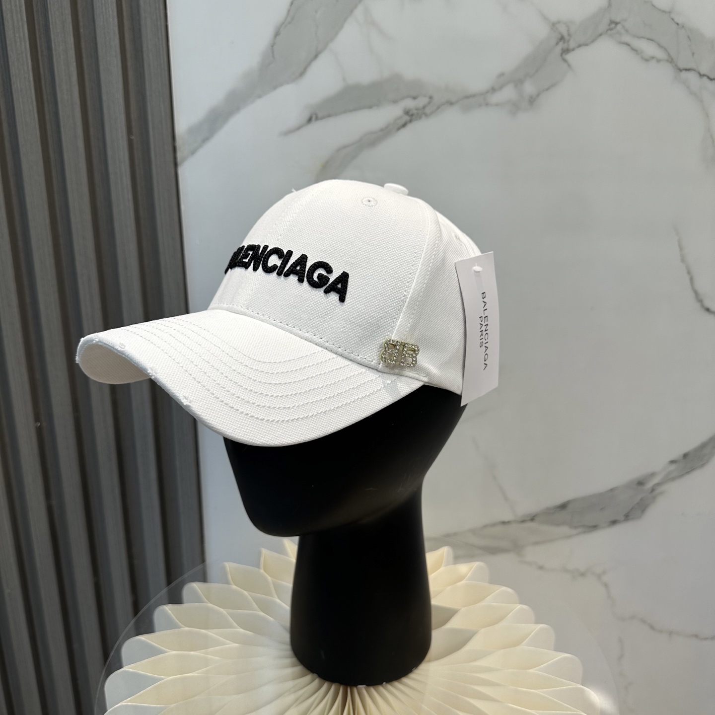 [TOP] BALENCIAGA Hat - White - 711 Luxury