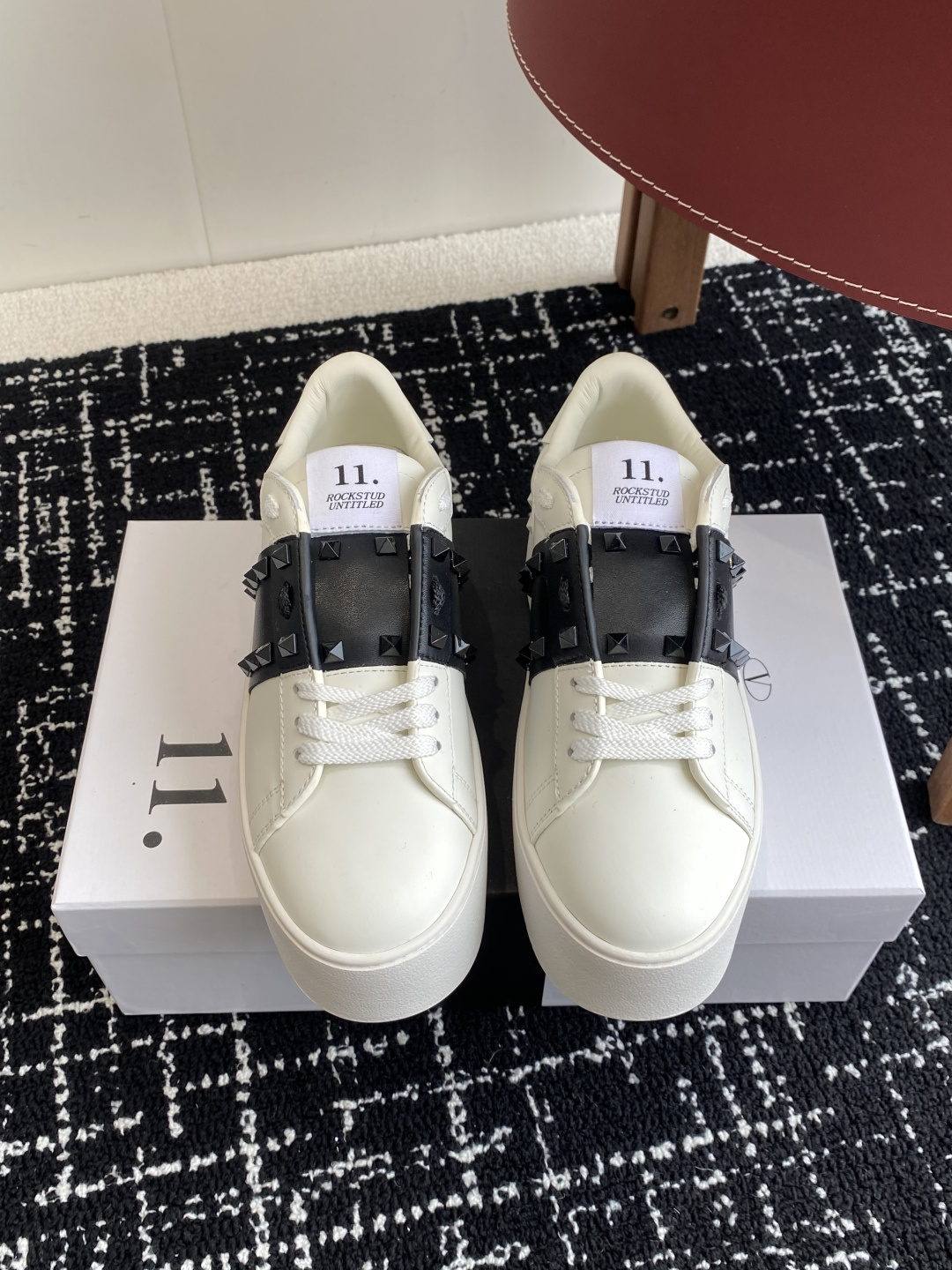 [TOP] VALENTINO Sneaker  - White - 711 Luxury