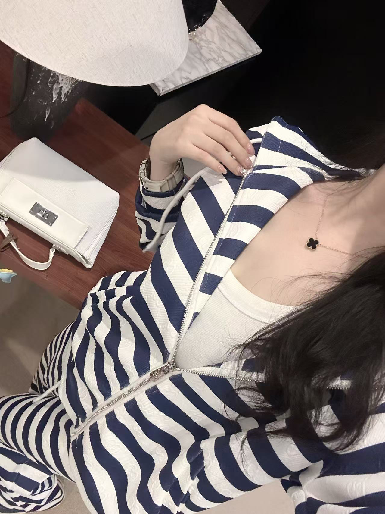 [TOP] GUCCI Suit - White and Black