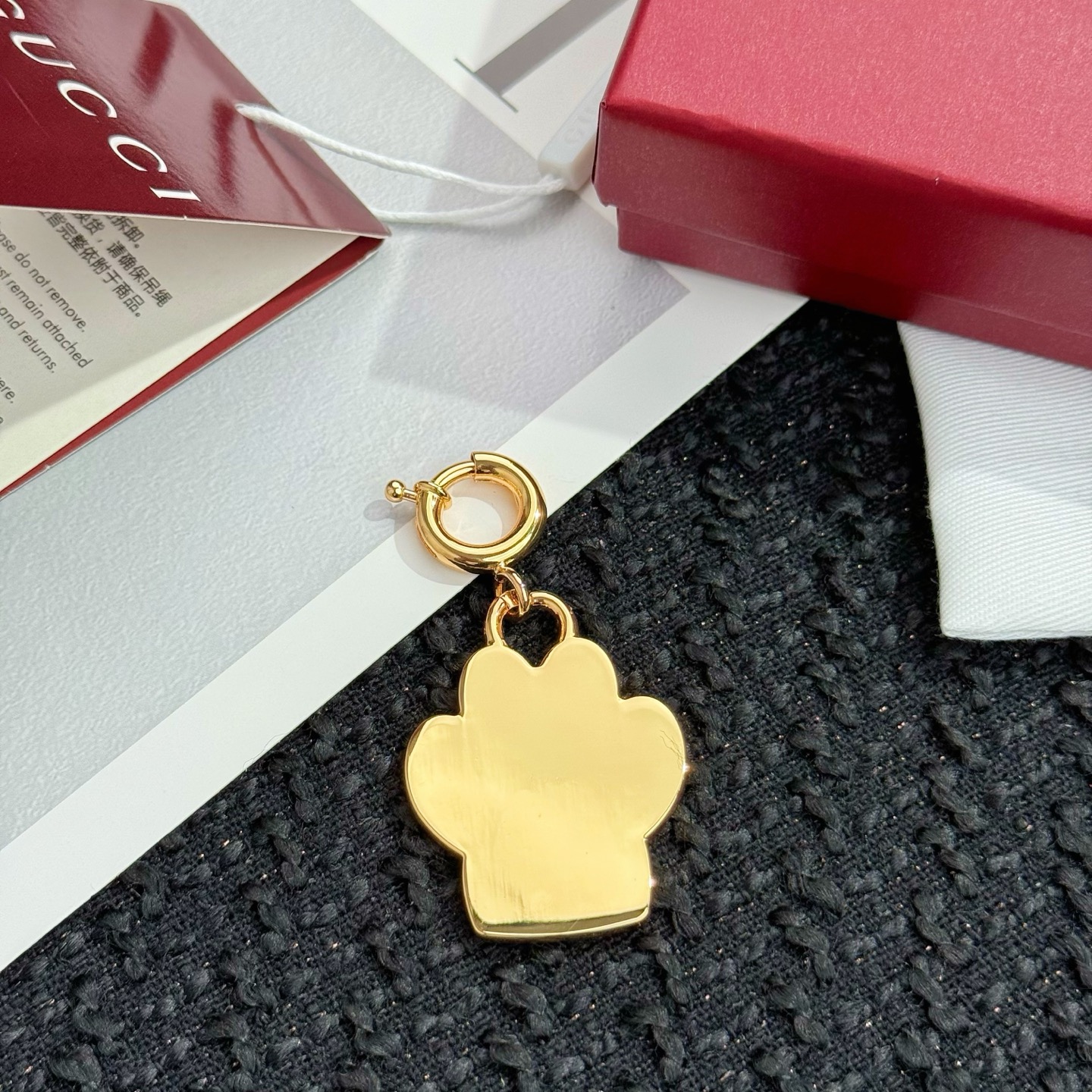 [TOP] GUCCI Dog Paws Key Chain  - Gold