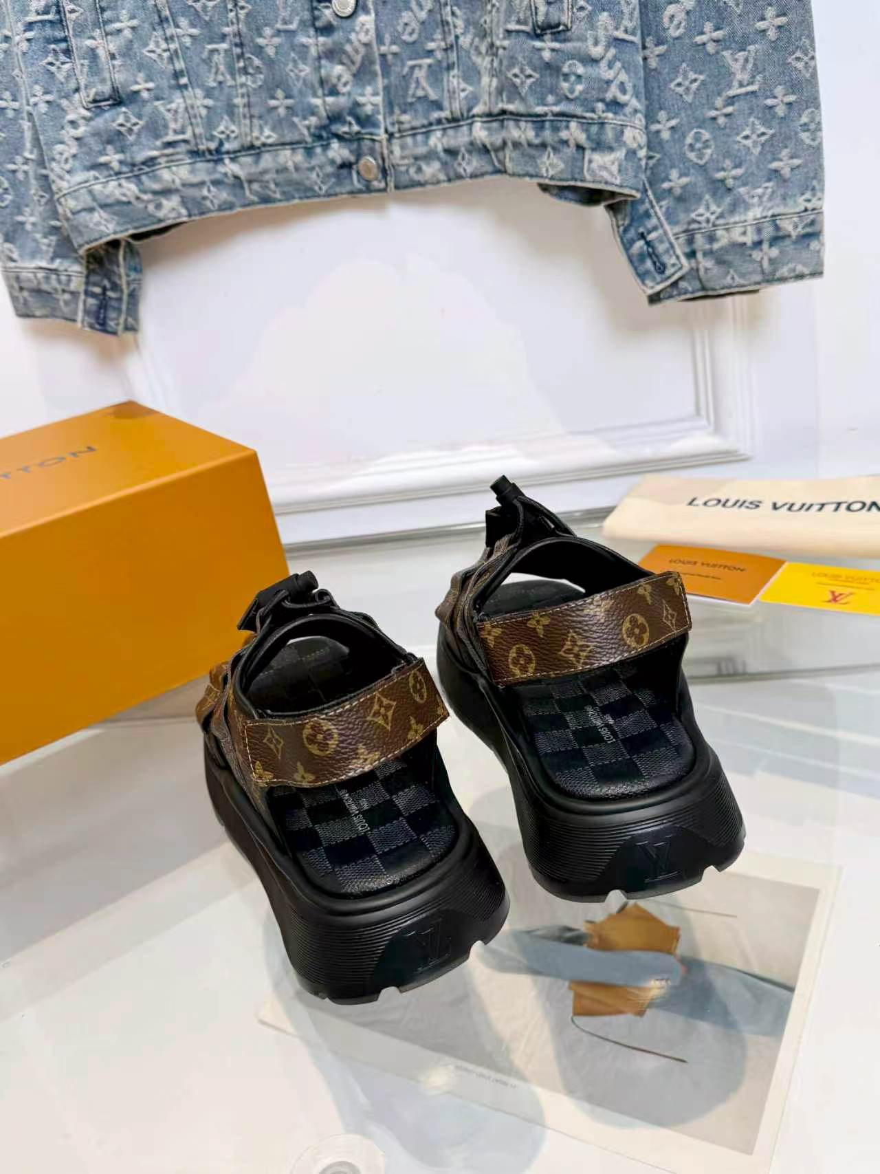 [TOP] Louis Vuitton LV Sandals - Brown - 711 Luxury