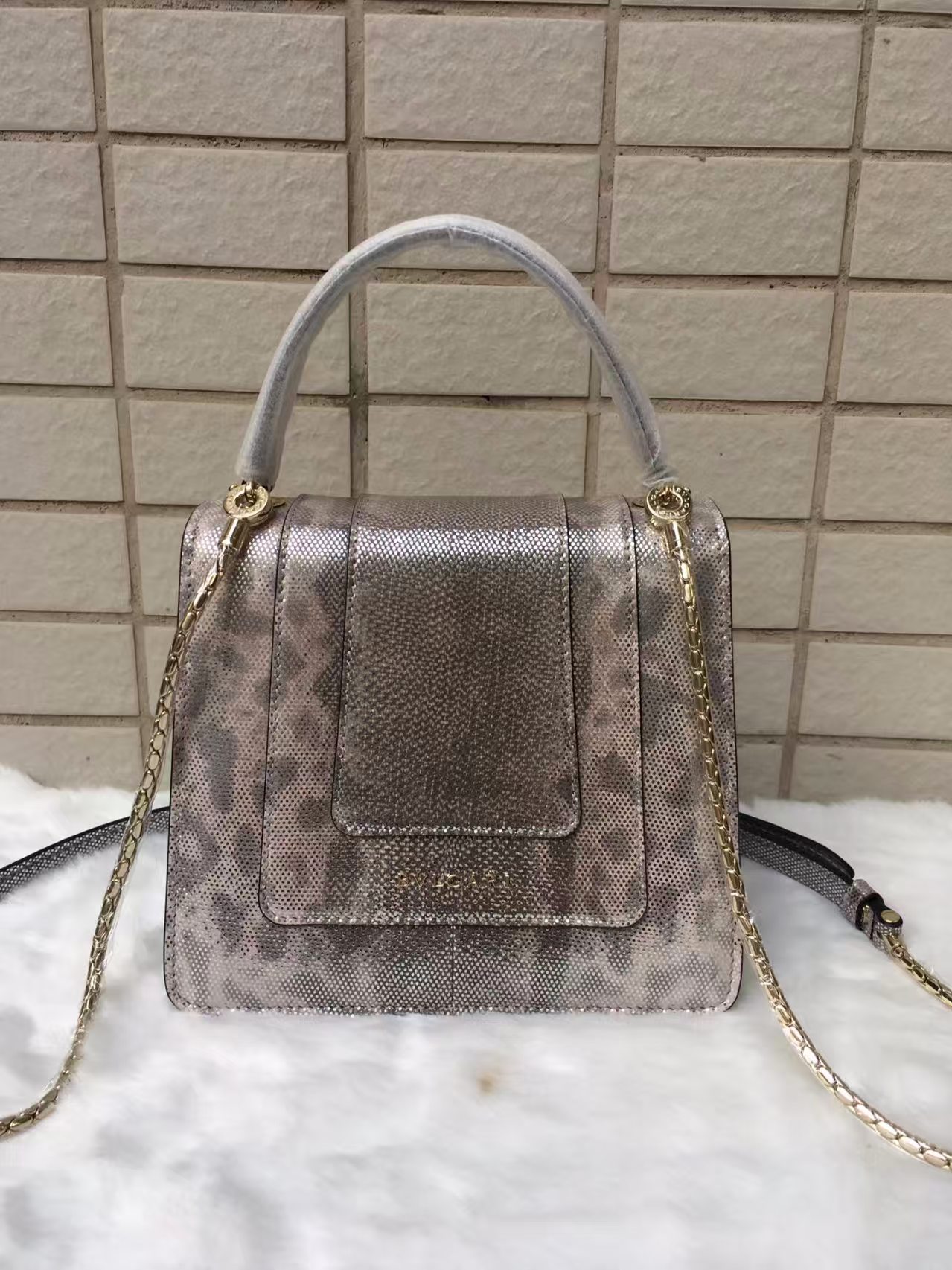 [TOP] BVLGARI Water Snake Skin Snake Head Bag 18 cm - 711 Luxury