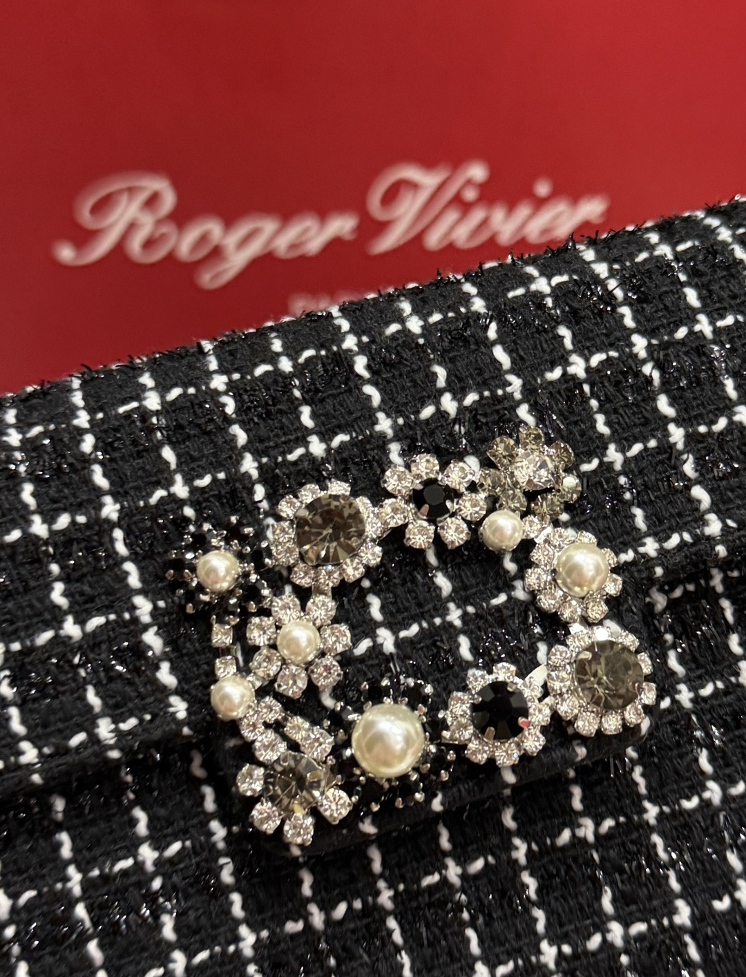 [TOP] ROGER VIVIER Diamond  Bag  24-13-3 CM - Black - 711 Luxury