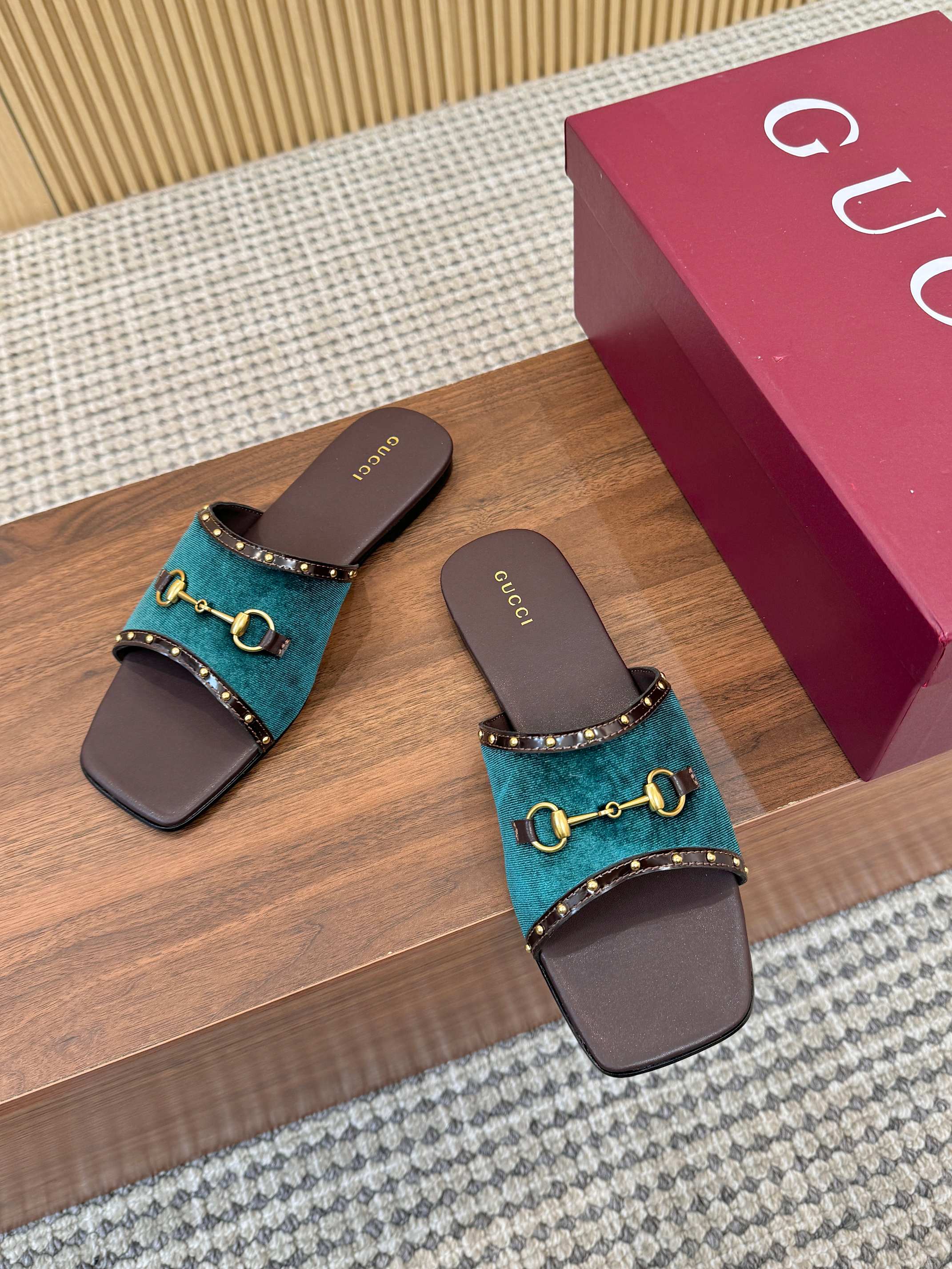 [TOP] GUCCI Slippers - Blue - 711 Luxury