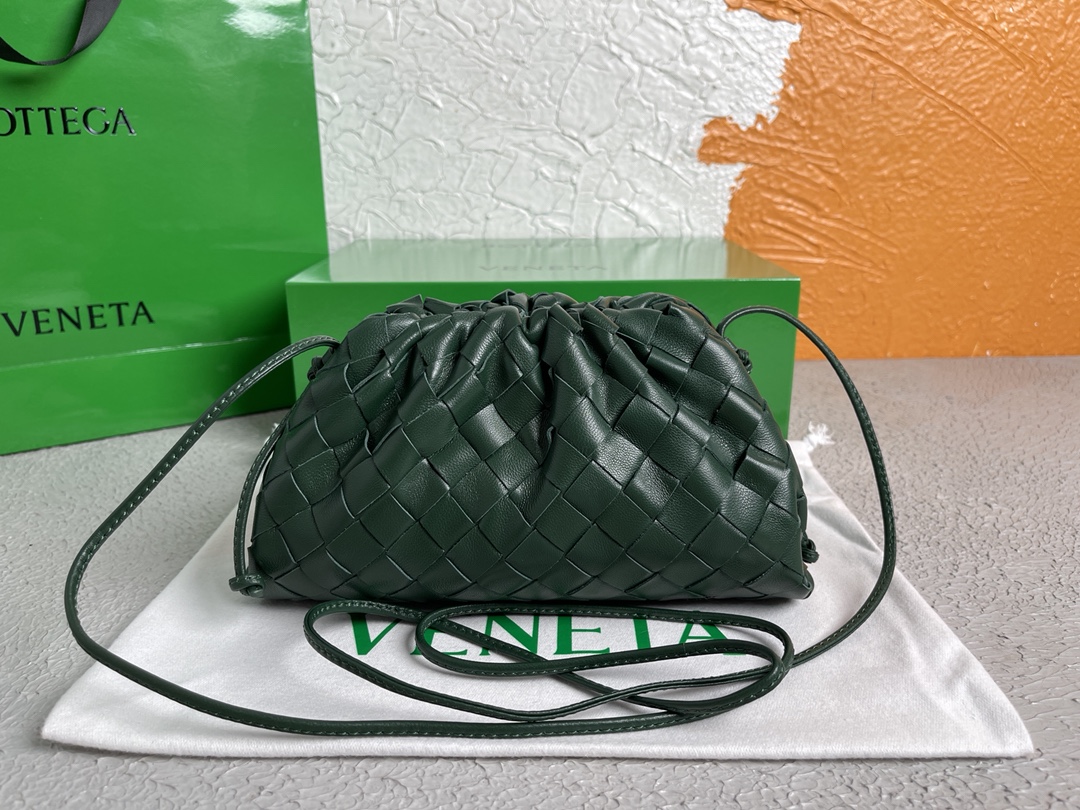 [TOP] Bottega Veneta BV The Pouch Bag 22x13x7cm - Dark Green - 711 Luxury