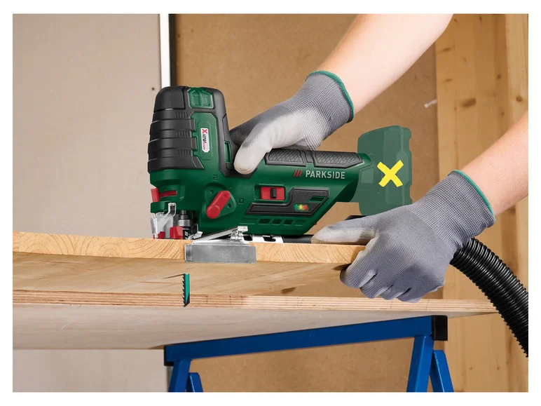 PARKSIDE Scie sauteuse + batterie + chargeur + lames universelles