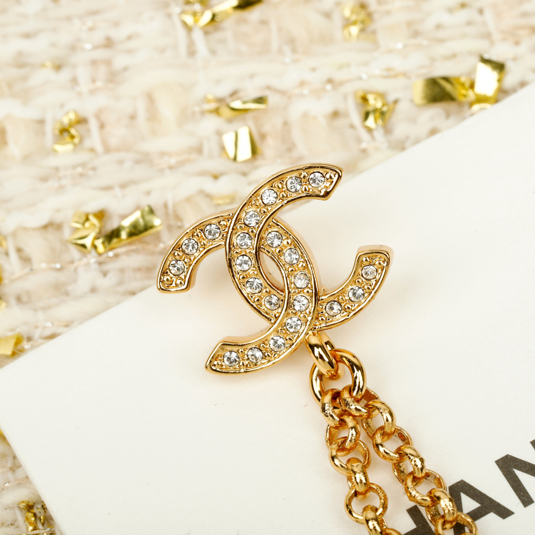 [TOP] CHANEL Earrings - Gold