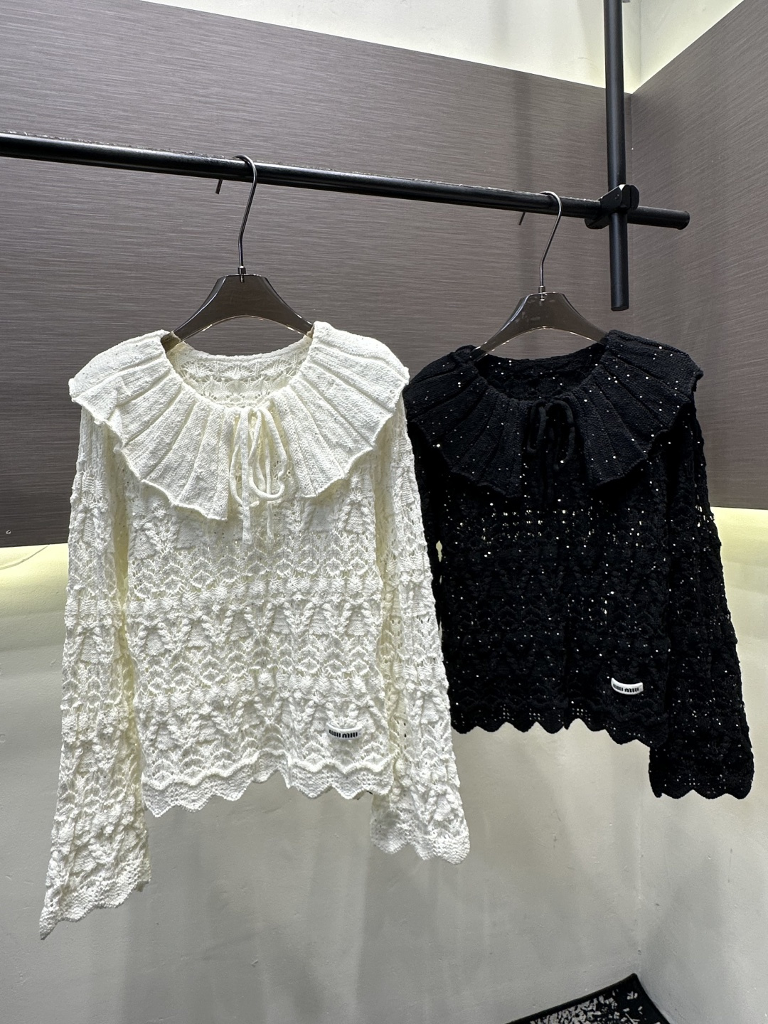 [TOP] Miu Miu Long-sleeved Shirt - 2 Colors - 711 Luxury