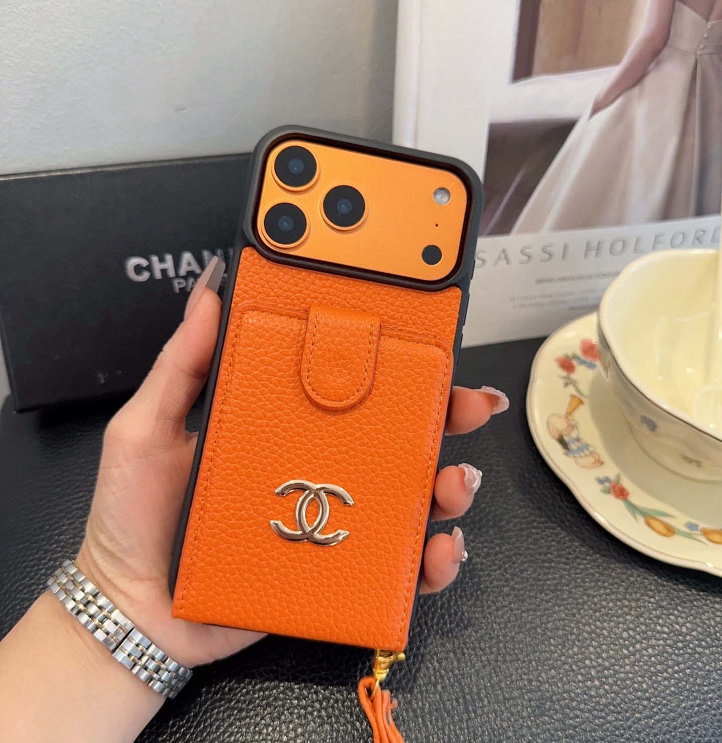 [TOP] CHANEL Phone Case - Orange - 711 Luxury