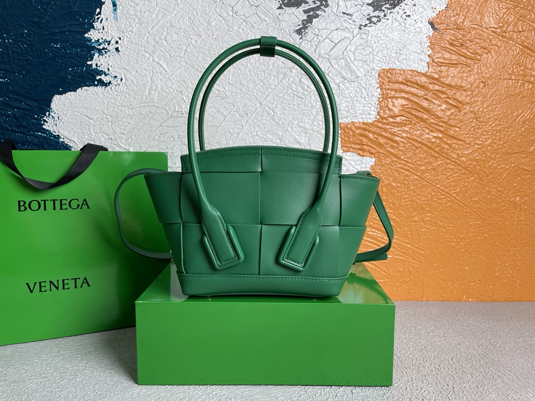 [TOP] Bottega Veneta BV MINI ARCO Bag Calfskin 29x19x9cm - Green - 711 Luxury