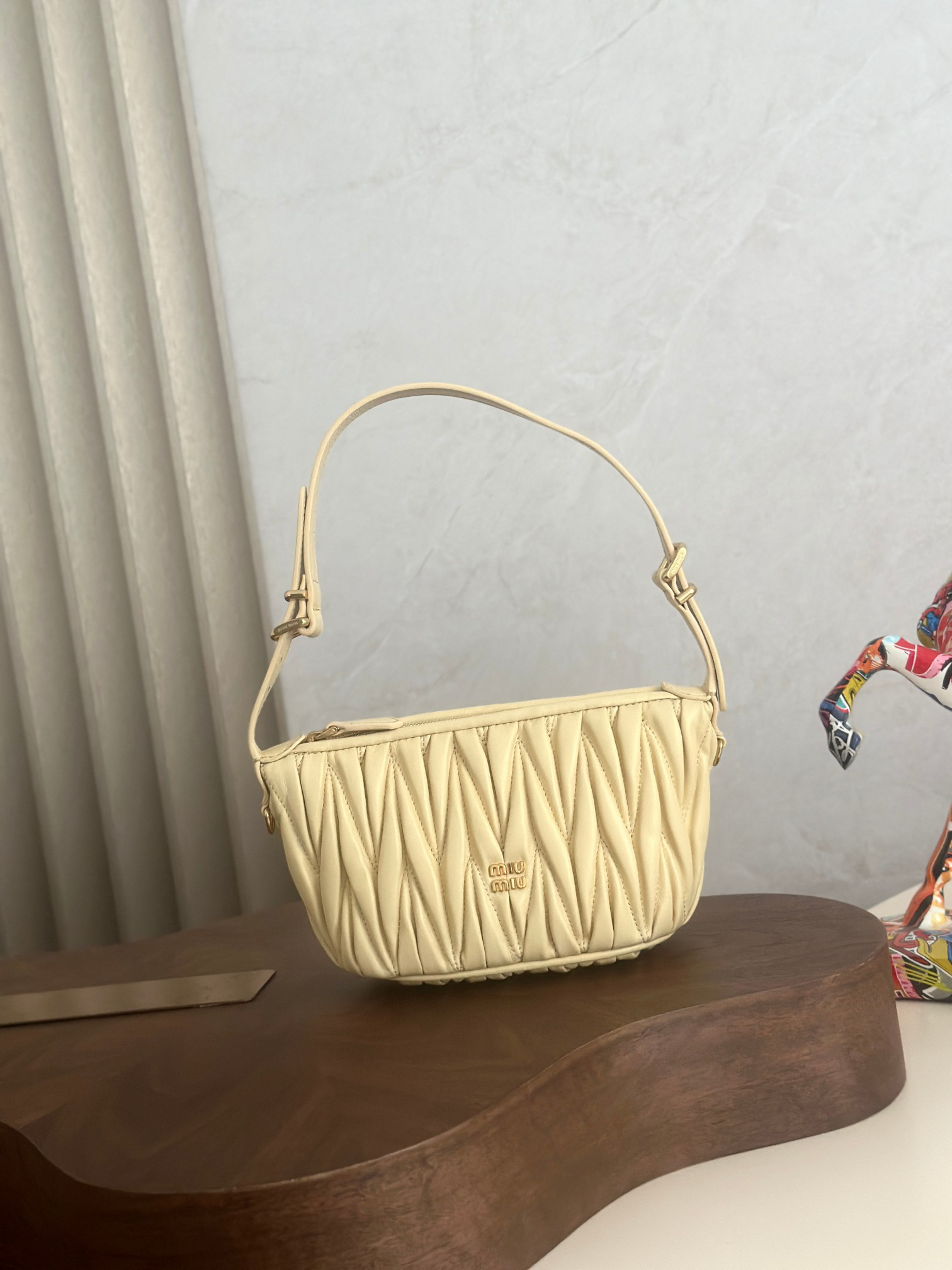 [TOP] Miu Miu Matelasse Mini Bag 15x8.5x8cm - Yellow - 711 Luxury