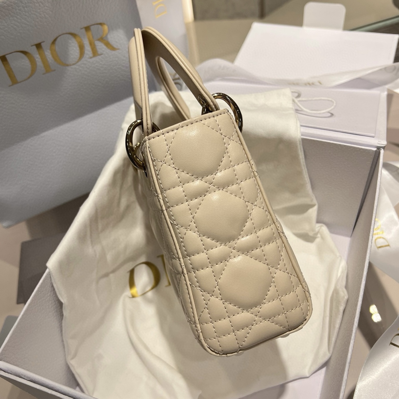 [TOP] Christian Dior Lady Dior Bag Lambskin 17x15x7cm - Beige