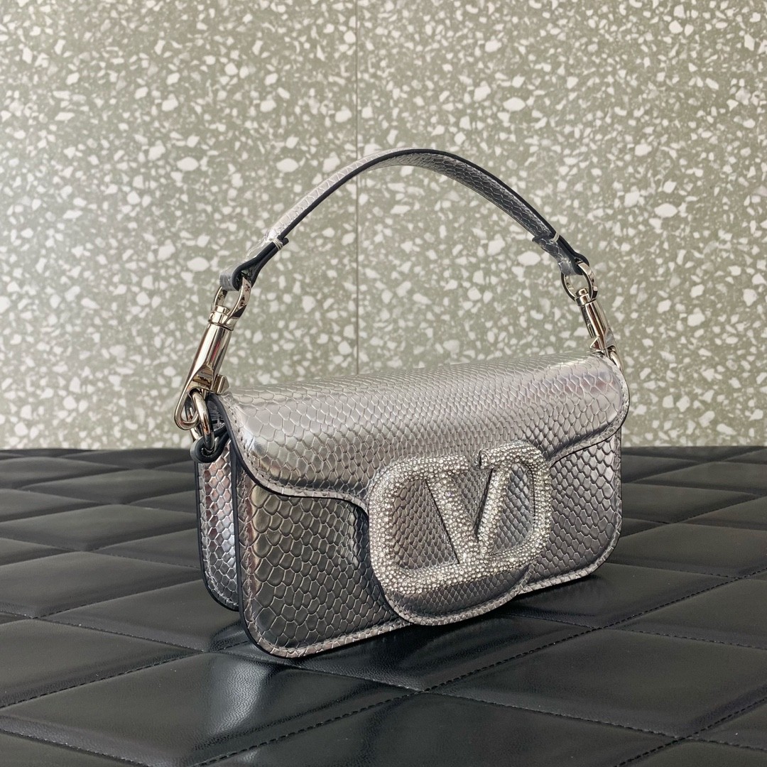 [TOP] VALENTINO Garavani Loco Bag 20x11x5cm - Sliver