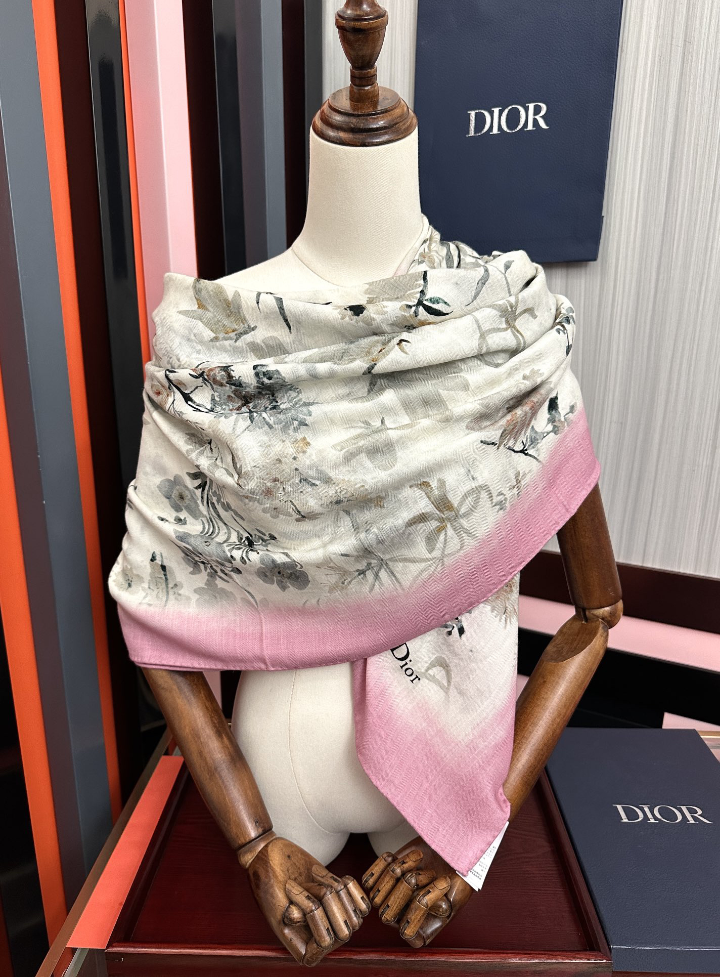 [TOP] Christian Dior  30% Silk + 70% Cashmere Scarf 140x140 cm - Pink - 711 Luxury