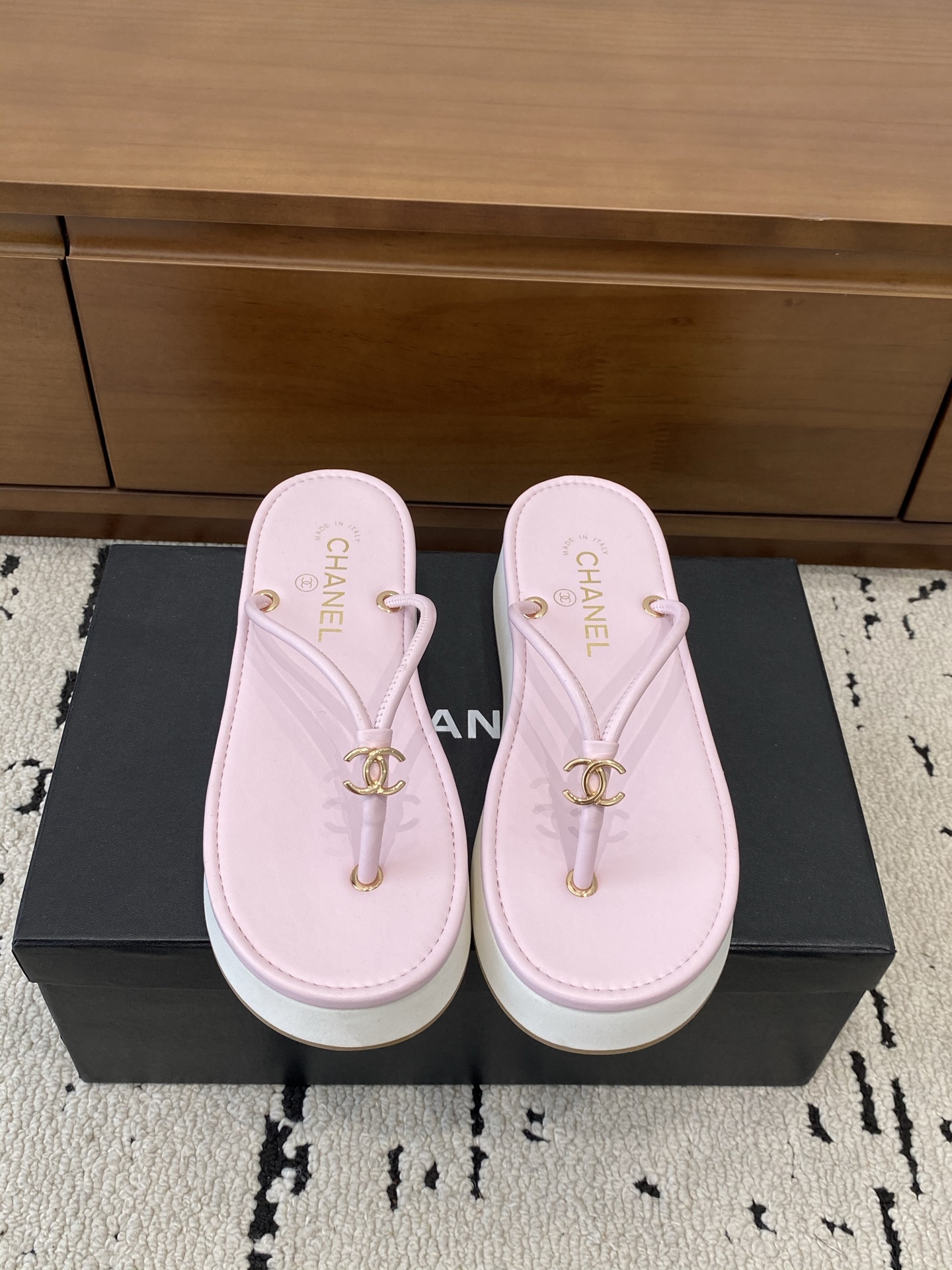 [TOP] CHANEL Slippers - Pink - 711 Luxury