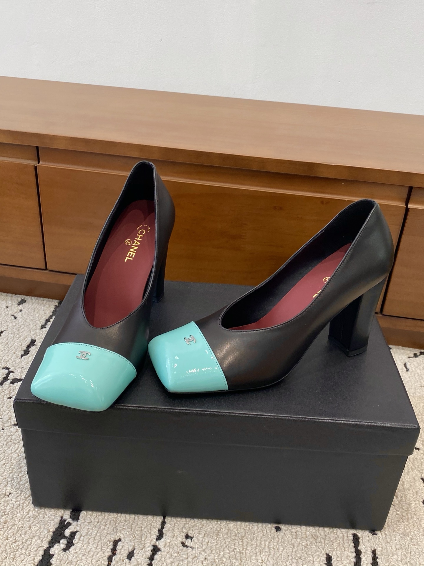 [TOP] CHANEL Pumps - Black and Blue - 711 Luxury