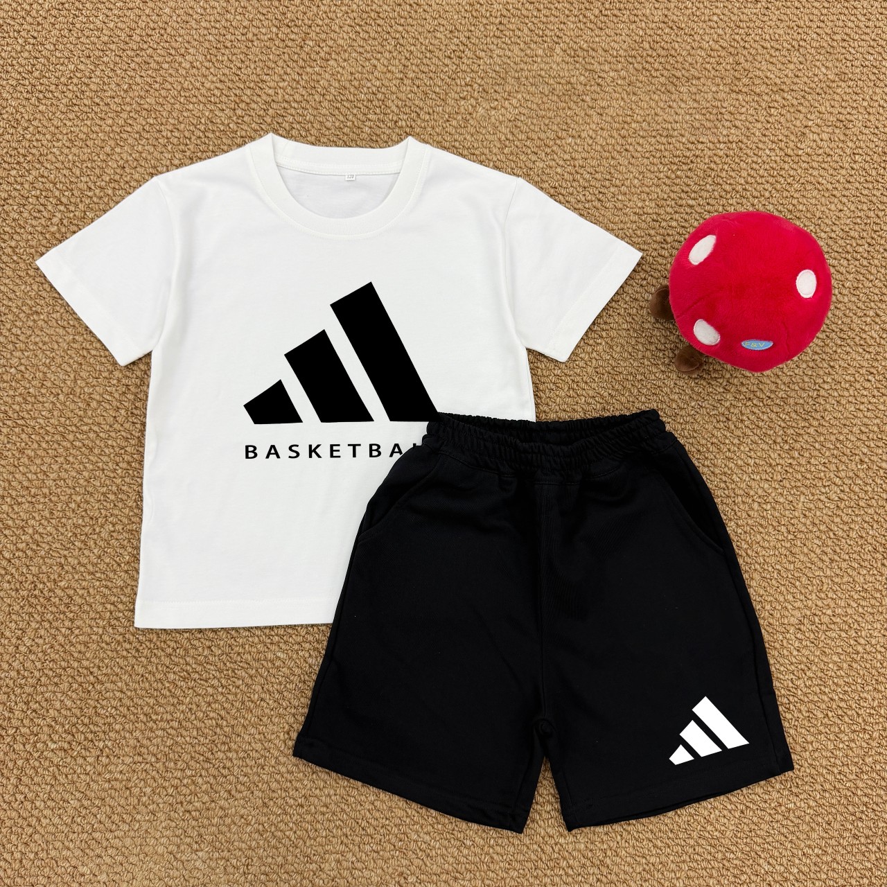 Adidas Unisex Kids 2Pcs Basketball Tracksuit Tee & Shorts Full Tags Sizes 90-150 Boys Girls Summer Sport Set