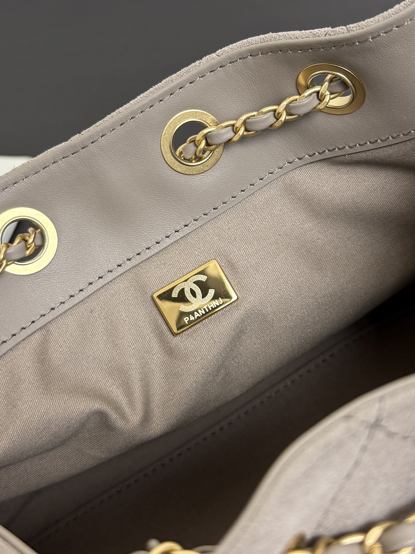 [TOP] CHANEL Hobo Bag 22x21x10cm - Gray & GHW - 711 Luxury