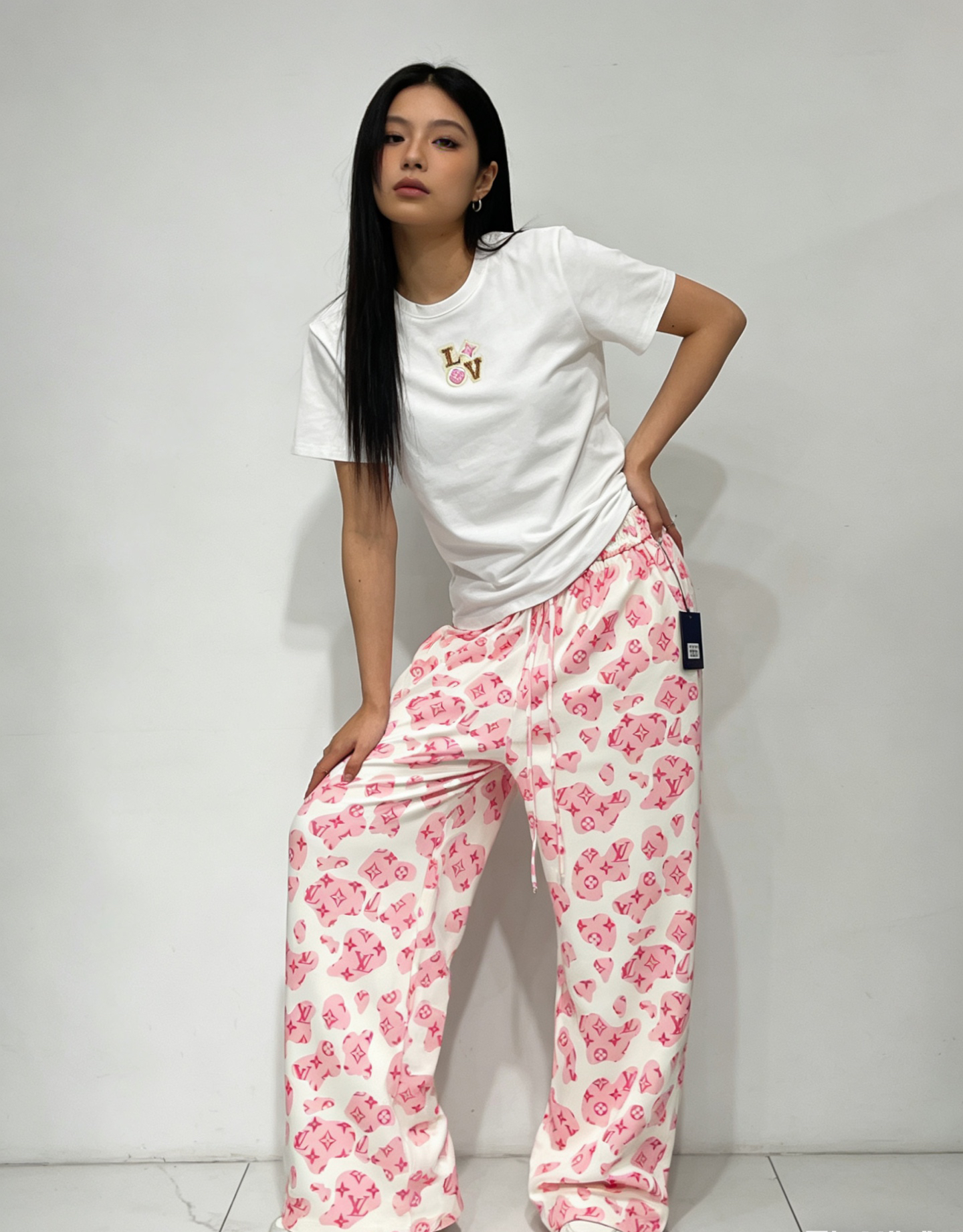 [TOP] Louis Vuitton LV  T-shirt + Pants Suit - Pink