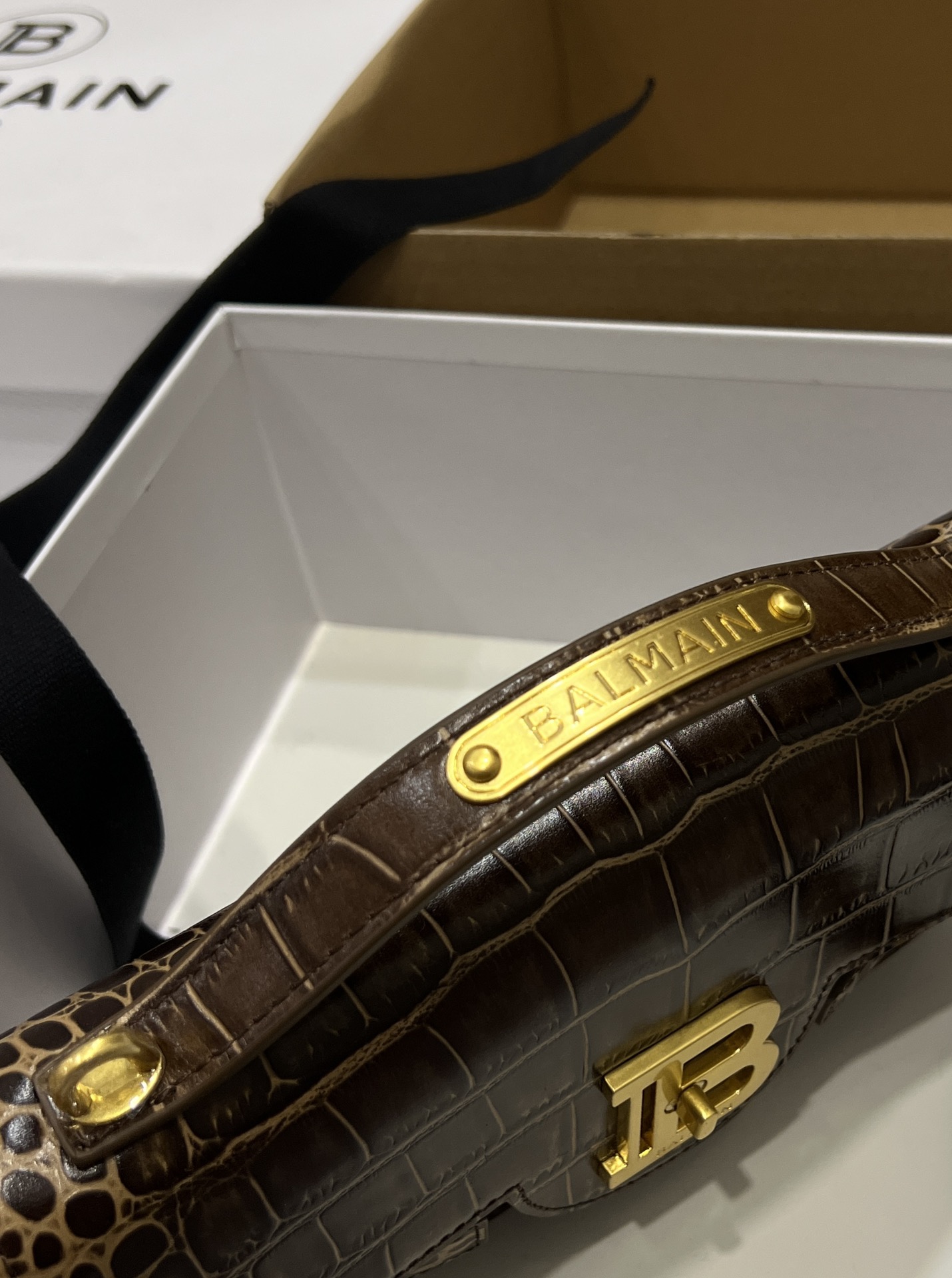 [TOP] BALMAIN Cowhide Embossed Crocodile Pattern Bag 23*14*8 CM - Brown - 711 Luxury