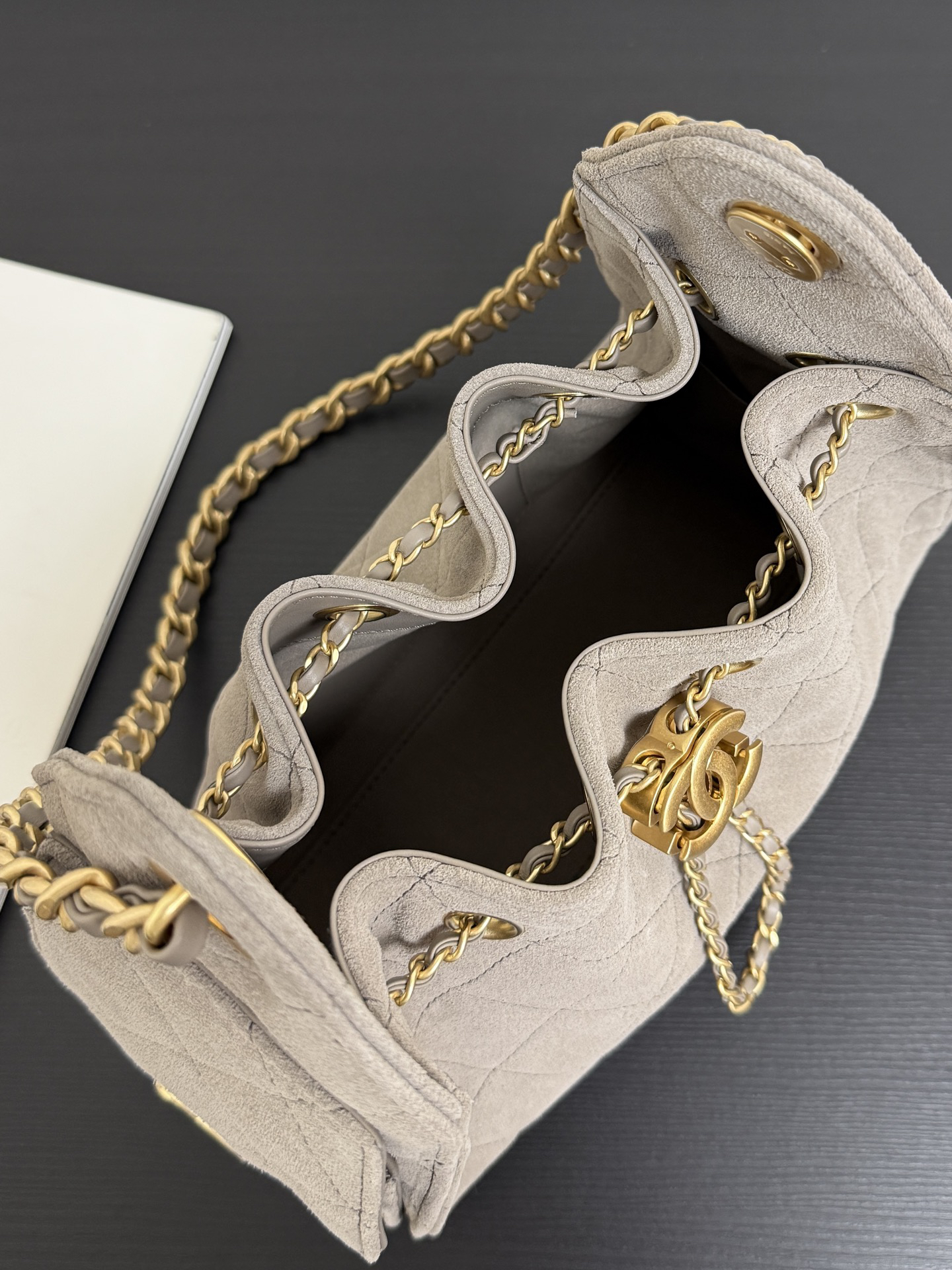 [TOP] CHANEL Hobo Bag 22x21x10cm - Gray & GHW - 711 Luxury