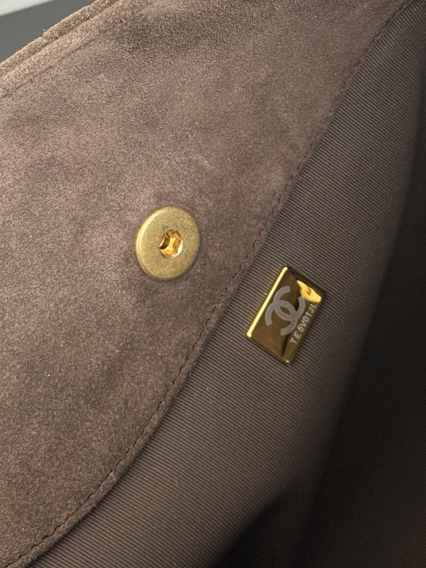 [TOP] CHANEL Messenger Bag 21.5x30x6cm - Chocolate & GHW - 711 Luxury