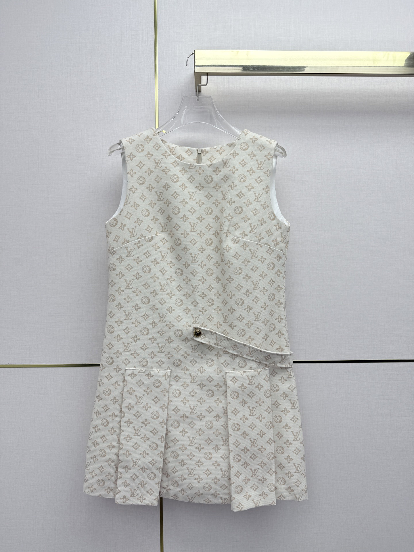 [TOP] Louis Vuitton LV  Dress-  White