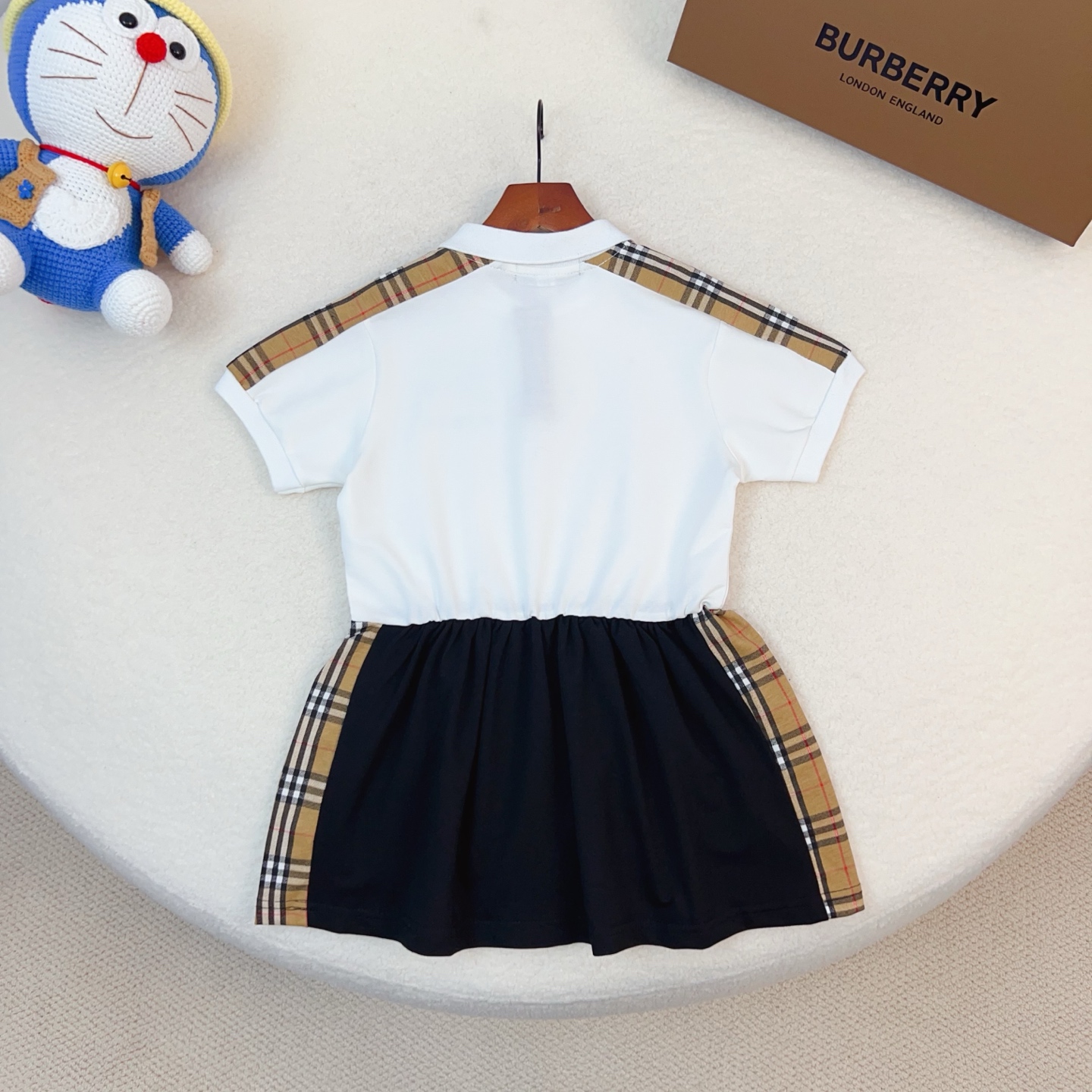 Burberry Girls White Check Shoulder Equestrian Logo Polo Black Side Plaid Spliced Pleated Cotton Dress Kids Sibling Matching Outfit Sizes 100-160