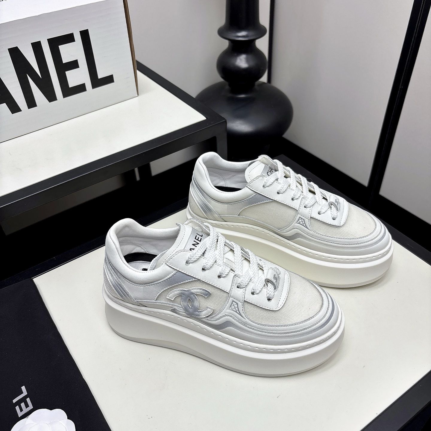 [TOP] CHANEL Platform Sneakers - White - 711 Luxury