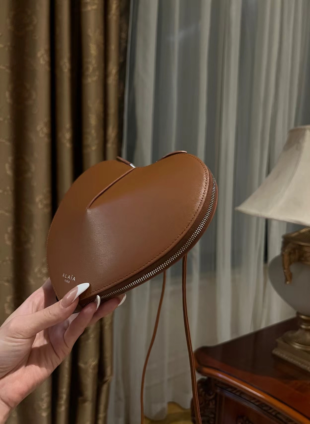 [TOP] ALAIA Le Coeur Bag 21-17-5 CM - Brown - 711 Luxury