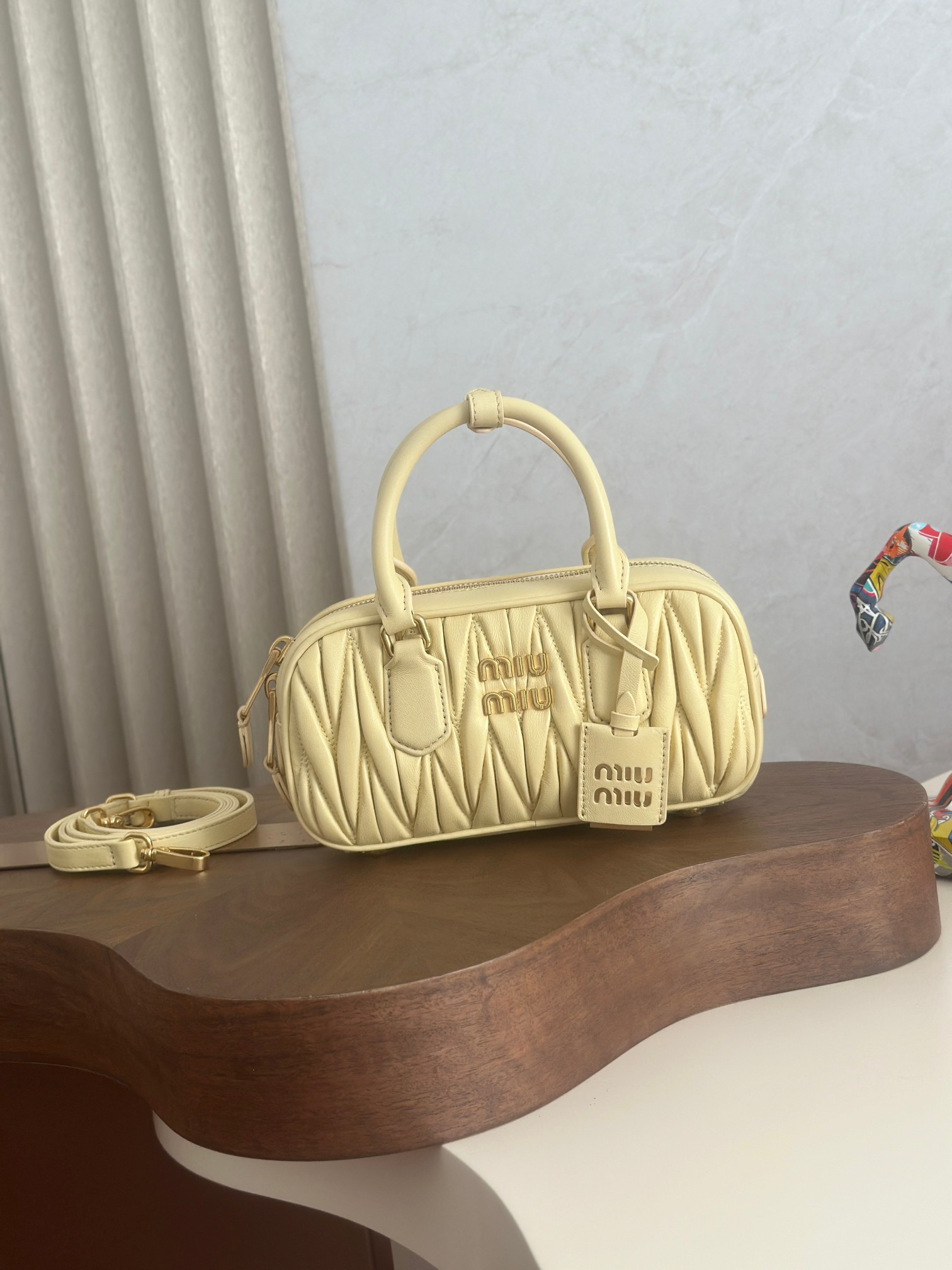 [TOP] Miu Miu Bowling Bag Lambskin 22x10.5x7.5cm - Yellow - 711 Luxury