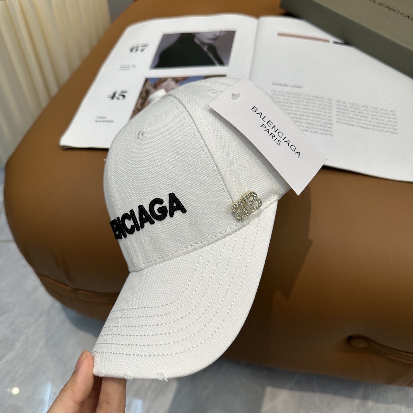 [TOP] BALENCIAGA Hat - White - 711 Luxury