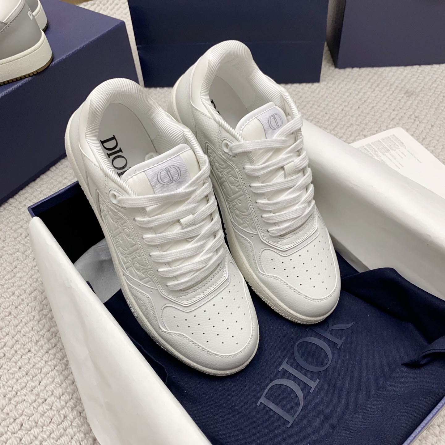 [TOP] Christian Dior  Men's Sneakers - White