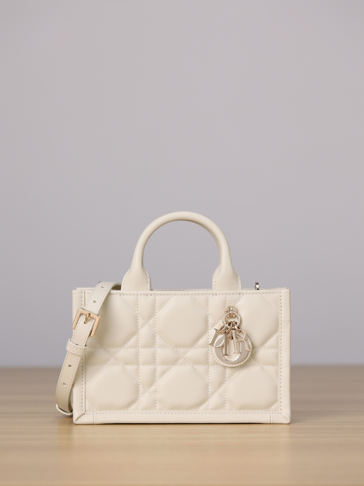 [TOP] Christian Dior Book Tote 21.5x13x7.5cm - White