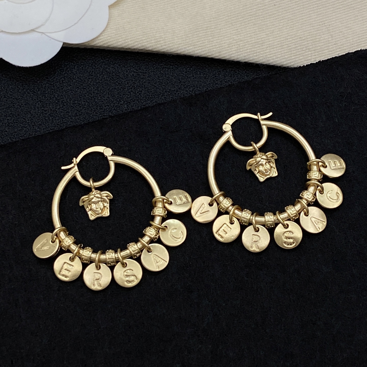 [TOP] VERSACE Earrings - Gold - 711 Luxury