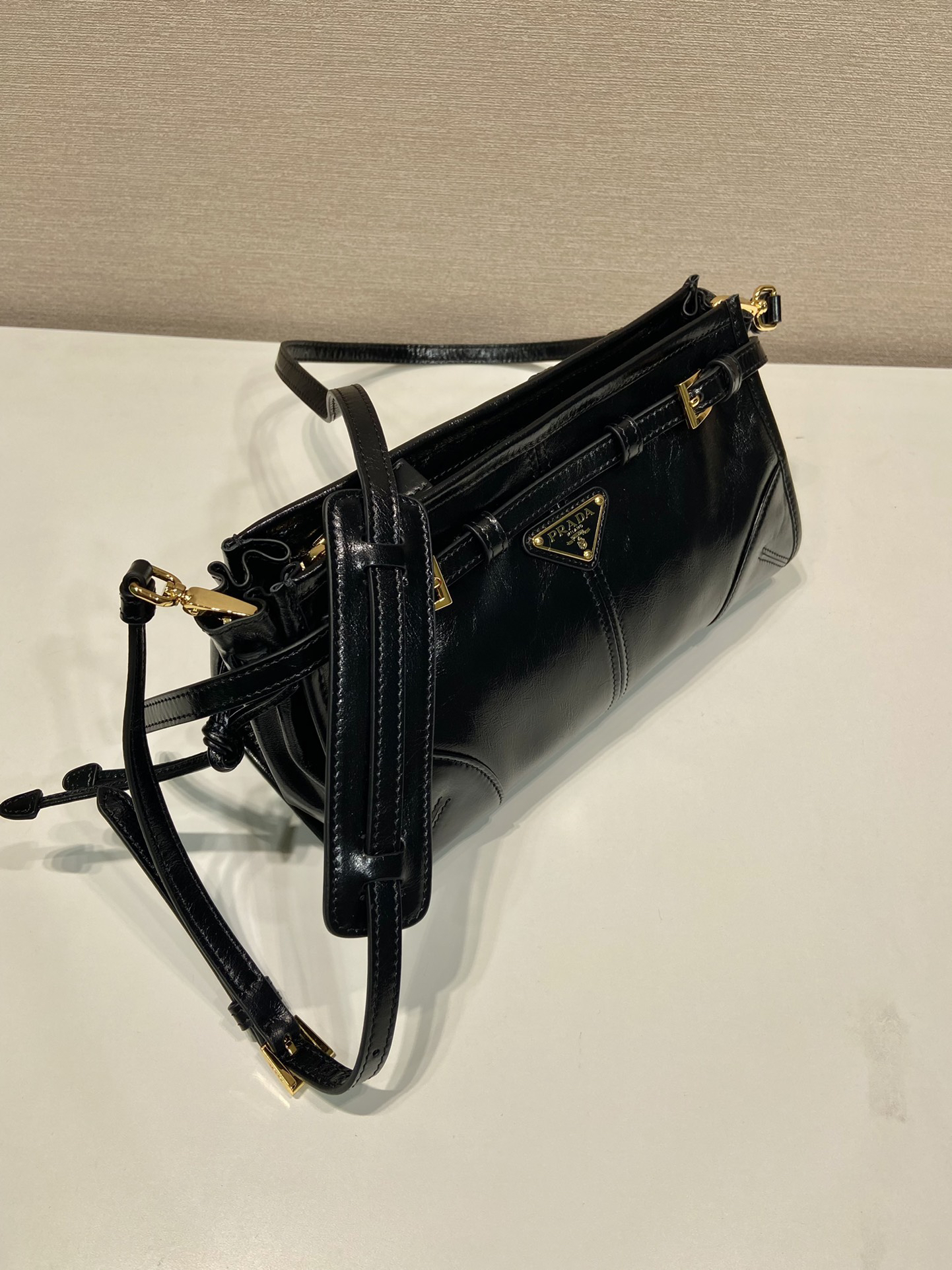 [TOP] PRADA LusSolf Bag Oiled Cowhide 26x14x12cm - Black - 711 Luxury