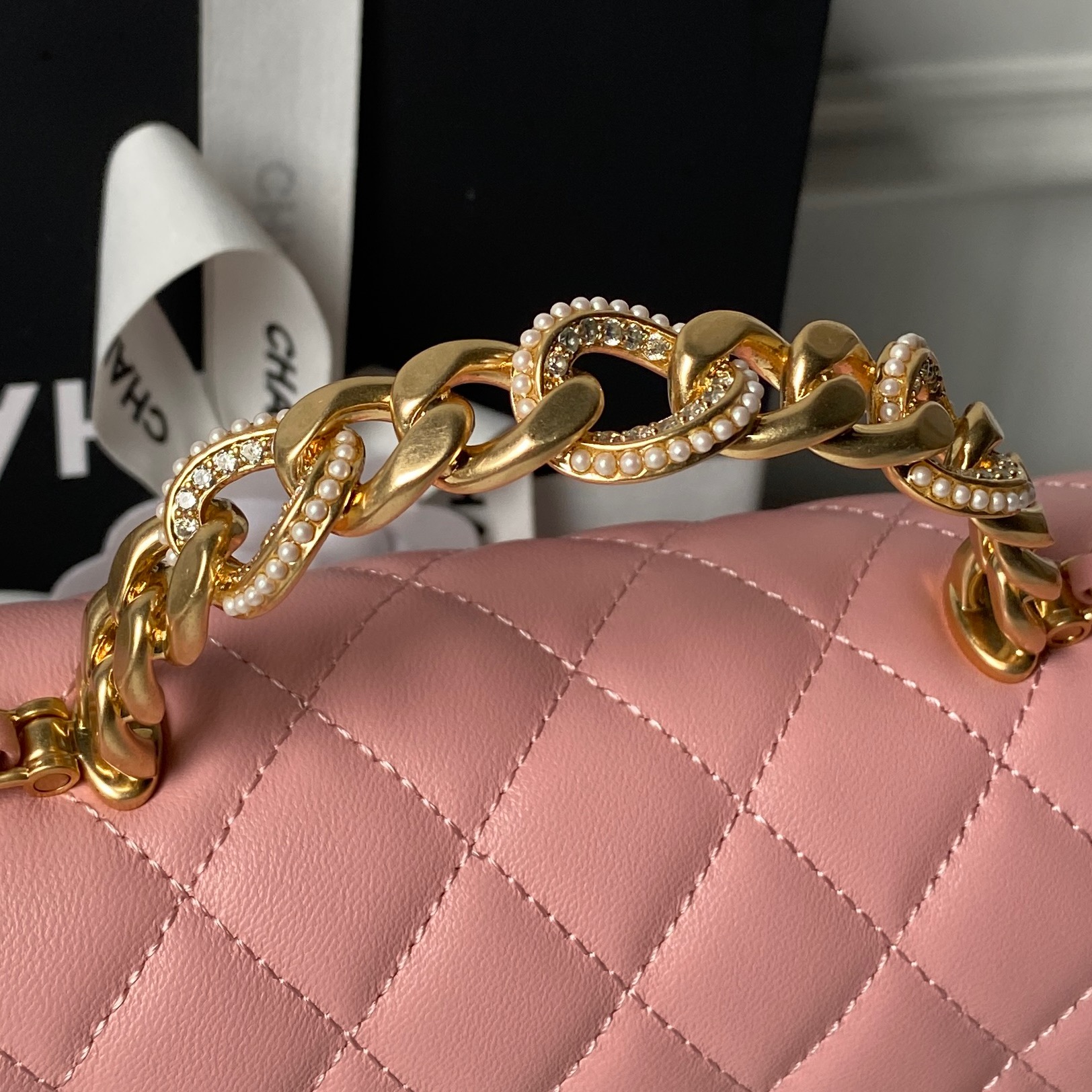 [TOP] CHANEL Handle Bag Lambskin 14x22.5x6 cm - 3 Colors